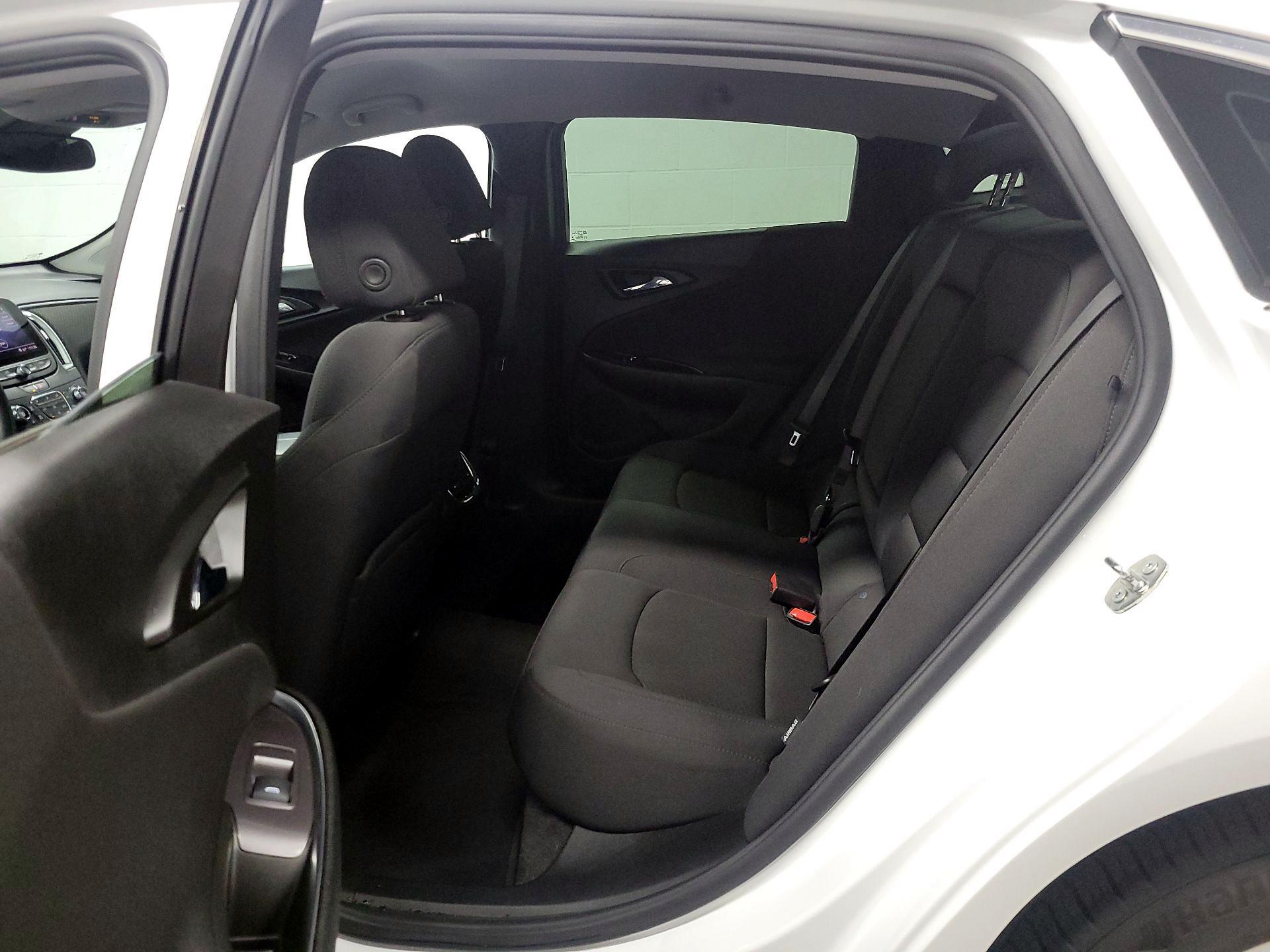 Thumbnail: 2022 Chevrolet Malibu - 18