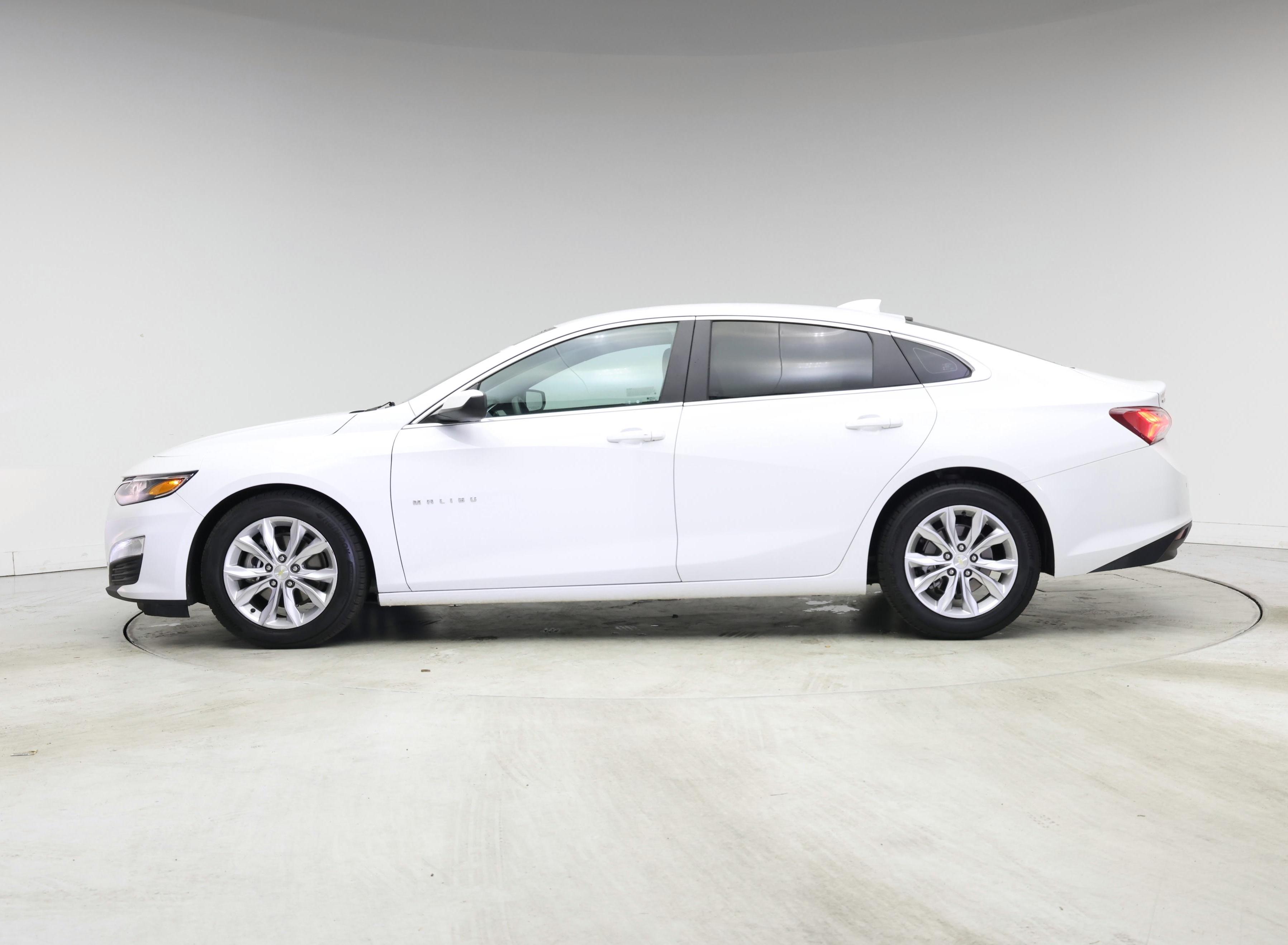 Thumbnail: 2022 Chevrolet Malibu - 3