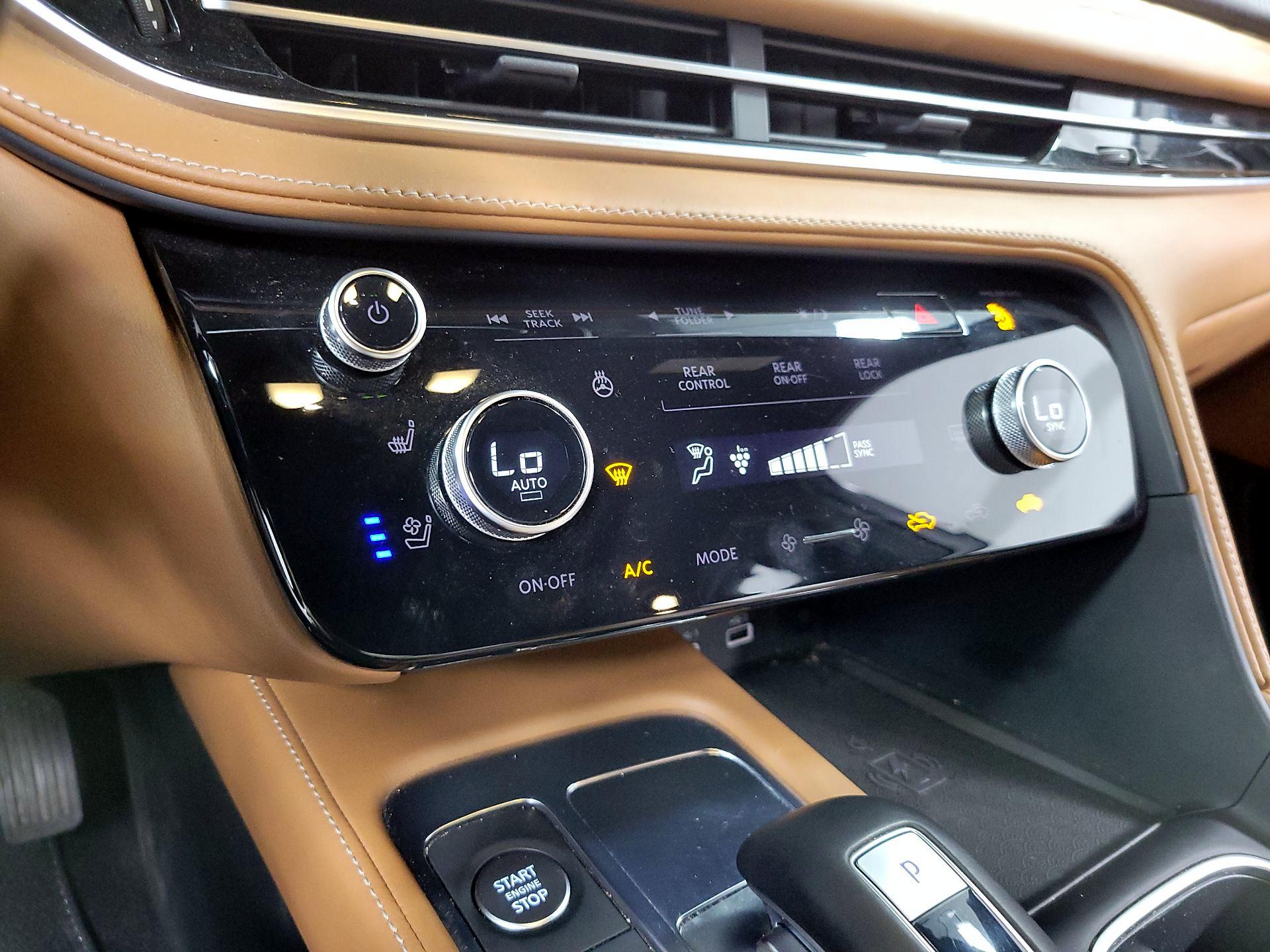 Thumbnail: 2022 INFINITI QX60 - 16