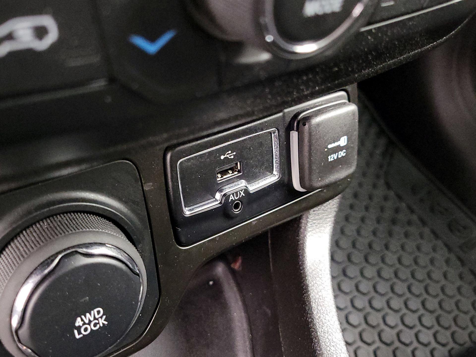 Thumbnail: 2023 Jeep Renegade - 18