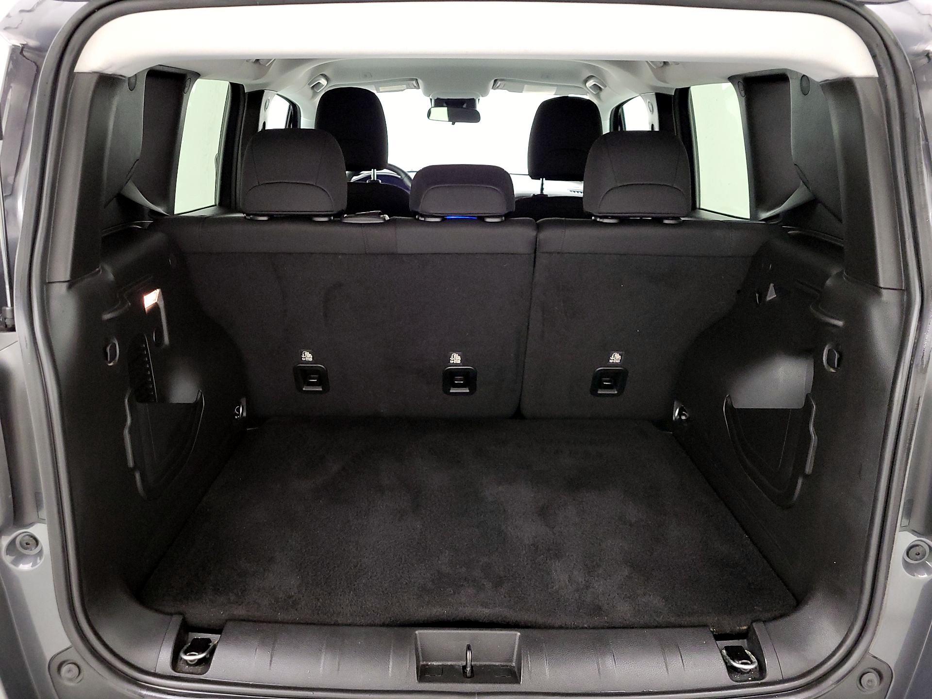 Thumbnail: 2023 Jeep Renegade - 20