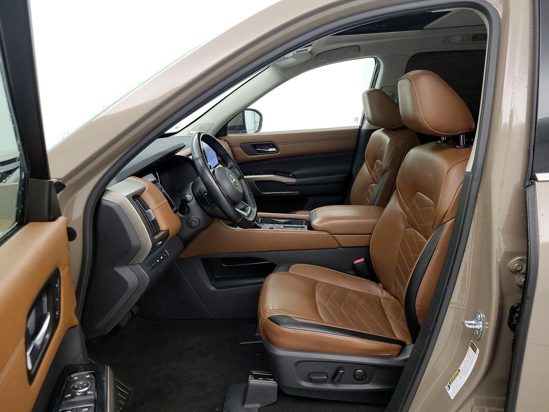 Thumbnail: 2023 Nissan Pathfinder - 11