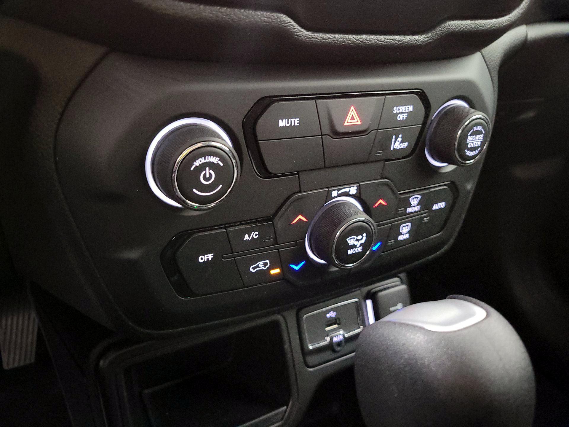 Thumbnail: 2021 Jeep Renegade - 16