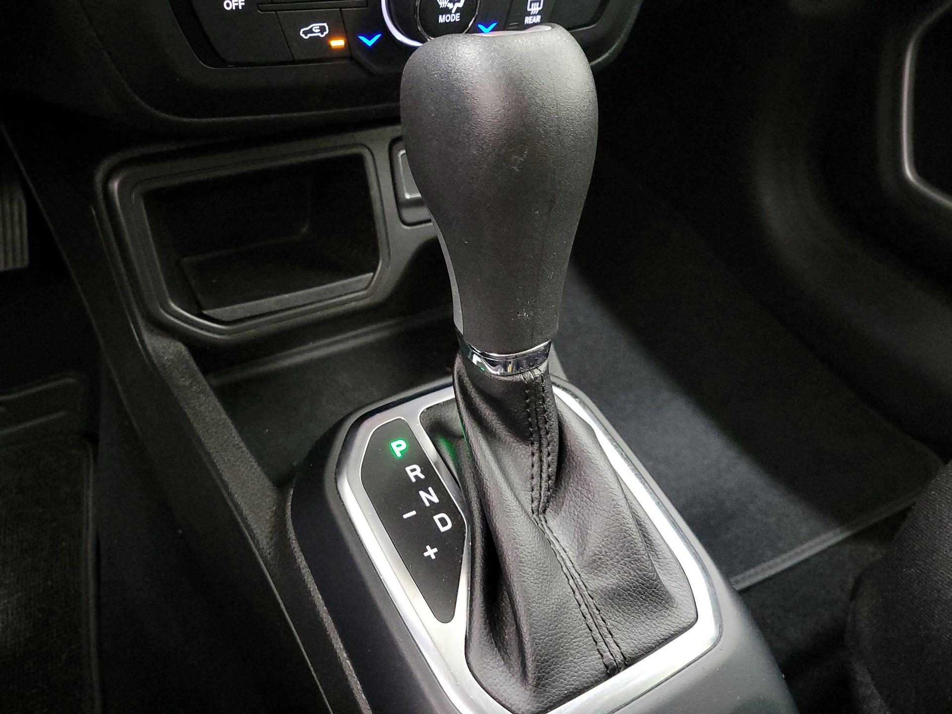 Thumbnail: 2021 Jeep Renegade - 17