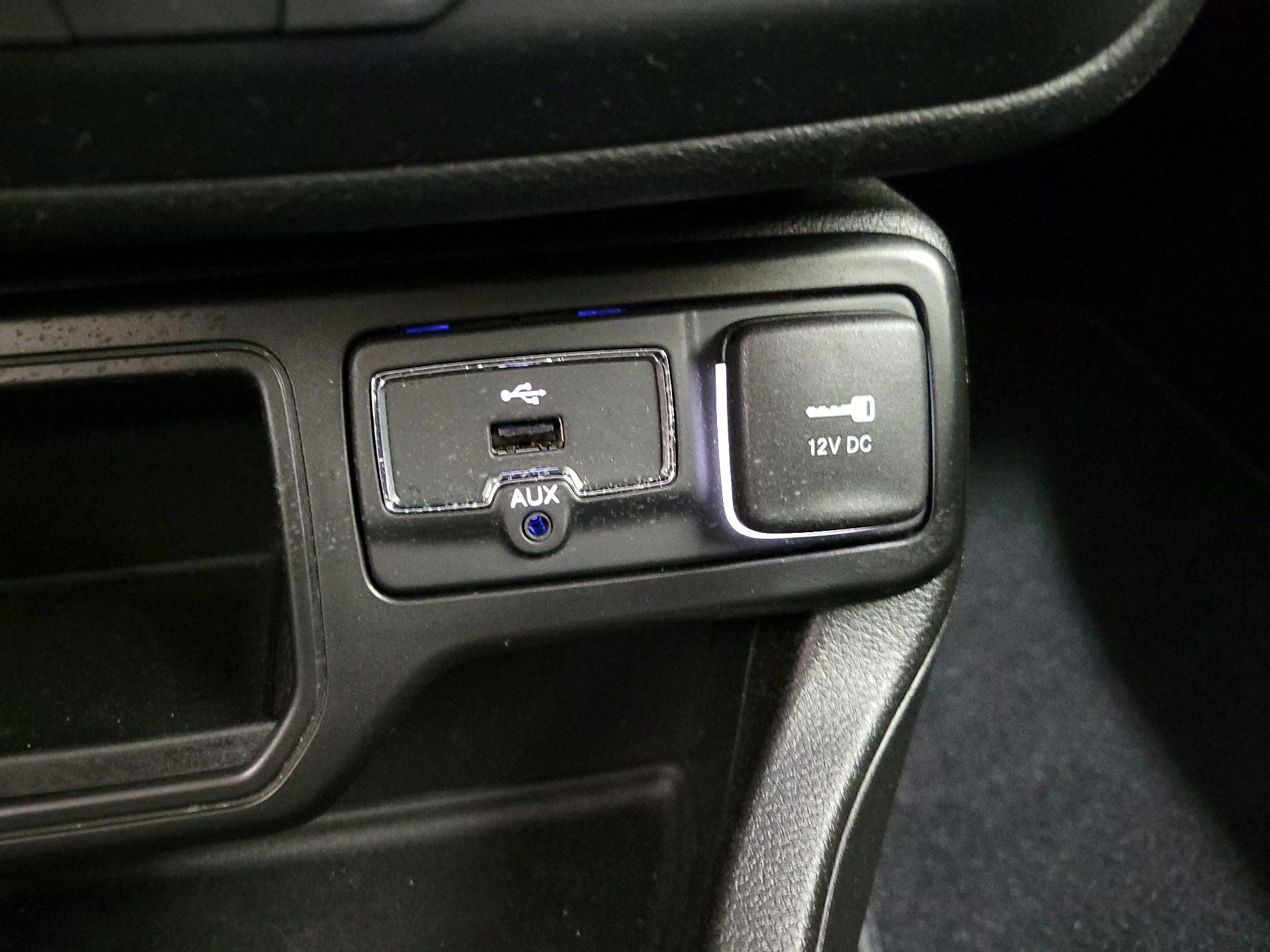 Thumbnail: 2021 Jeep Renegade - 18