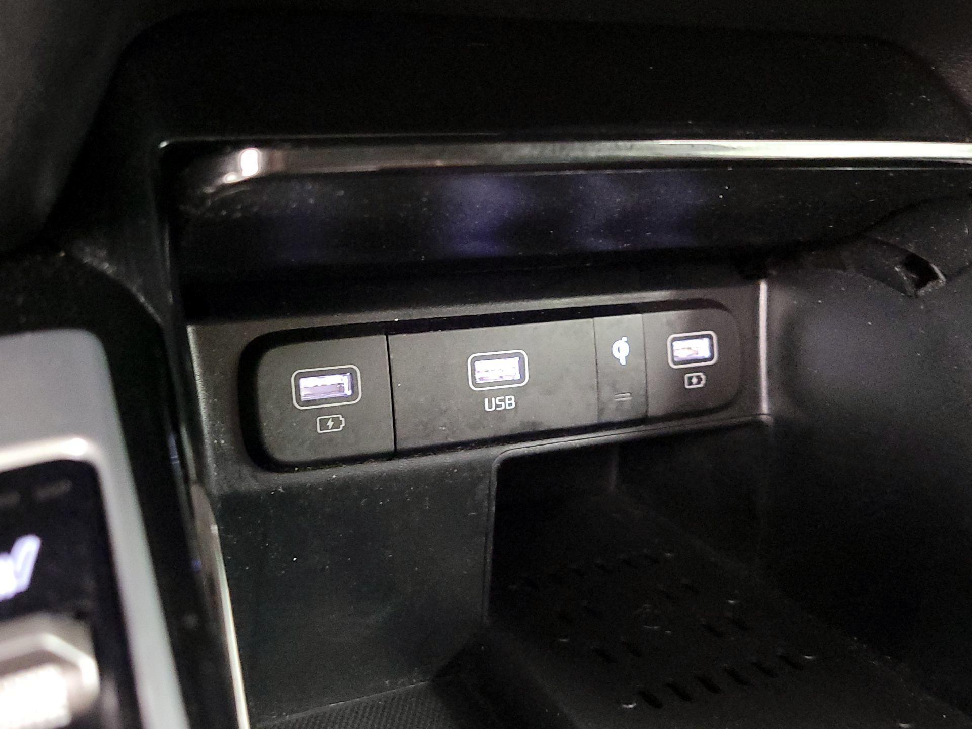 Thumbnail: 2022 Kia Sorento - 19