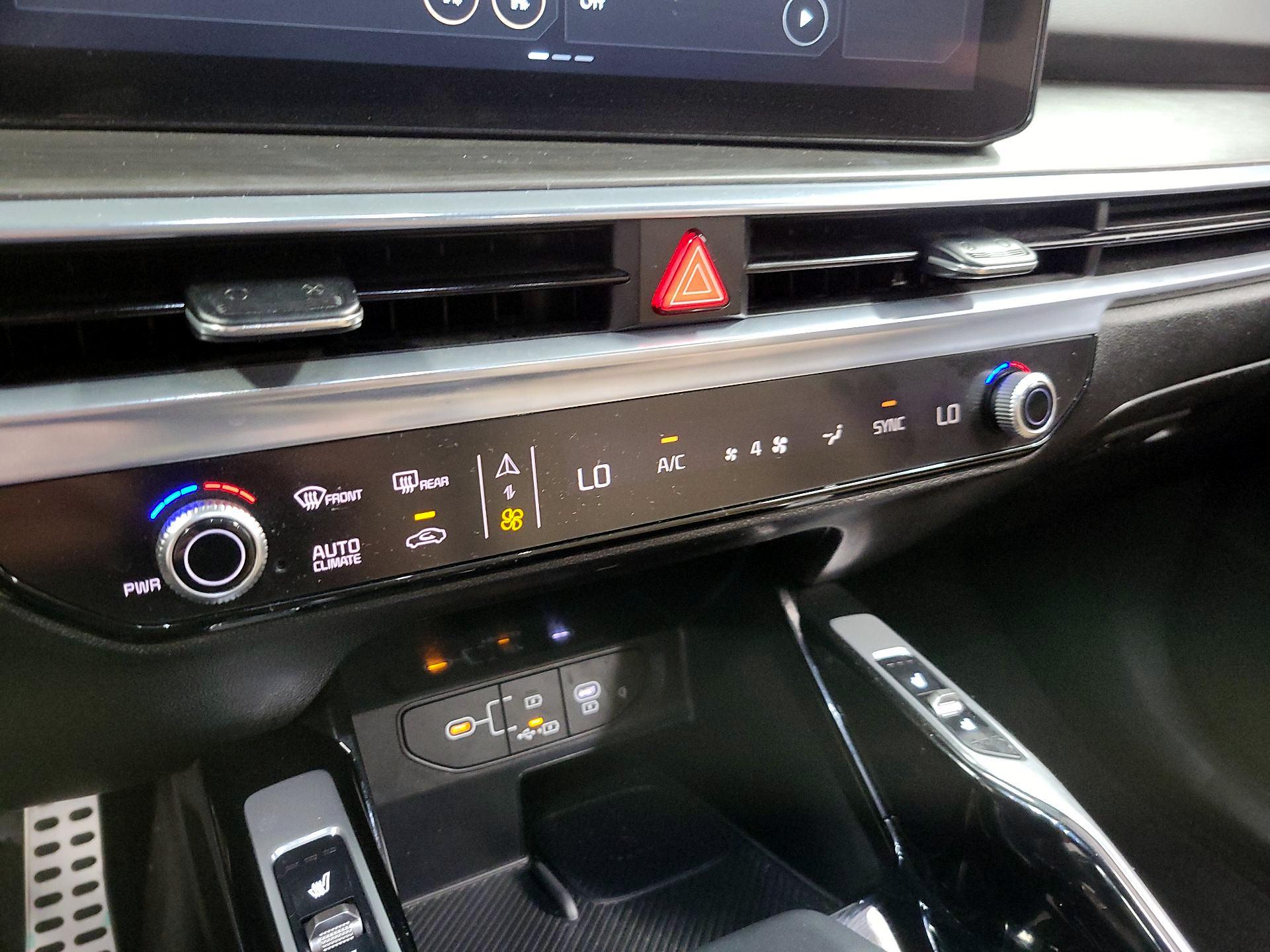 Thumbnail: 2024 Kia Sorento - 16