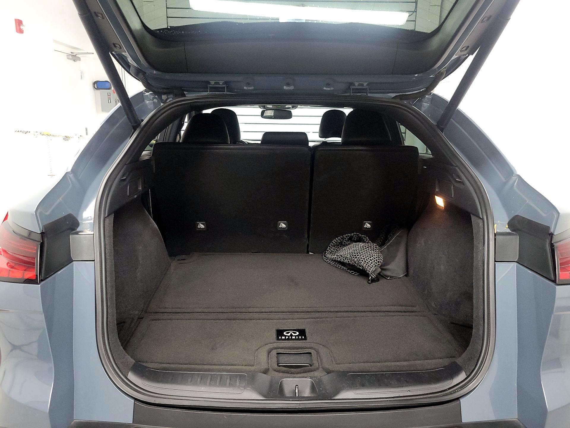 Thumbnail: 2023 INFINITI QX55 - 18