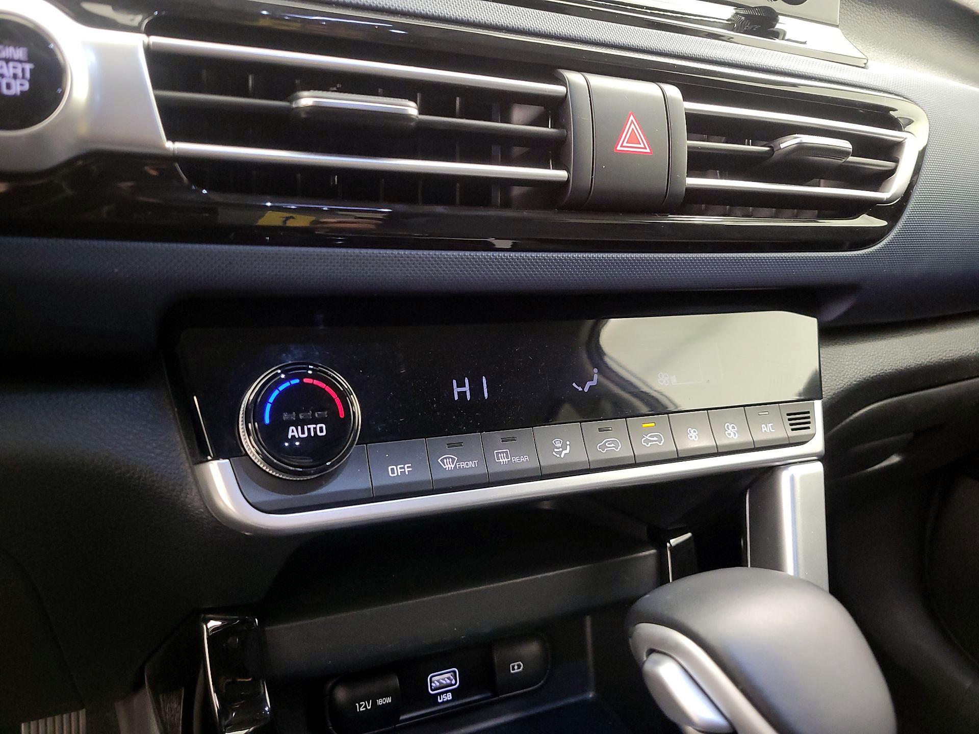 Thumbnail: 2023 Kia Seltos - 16