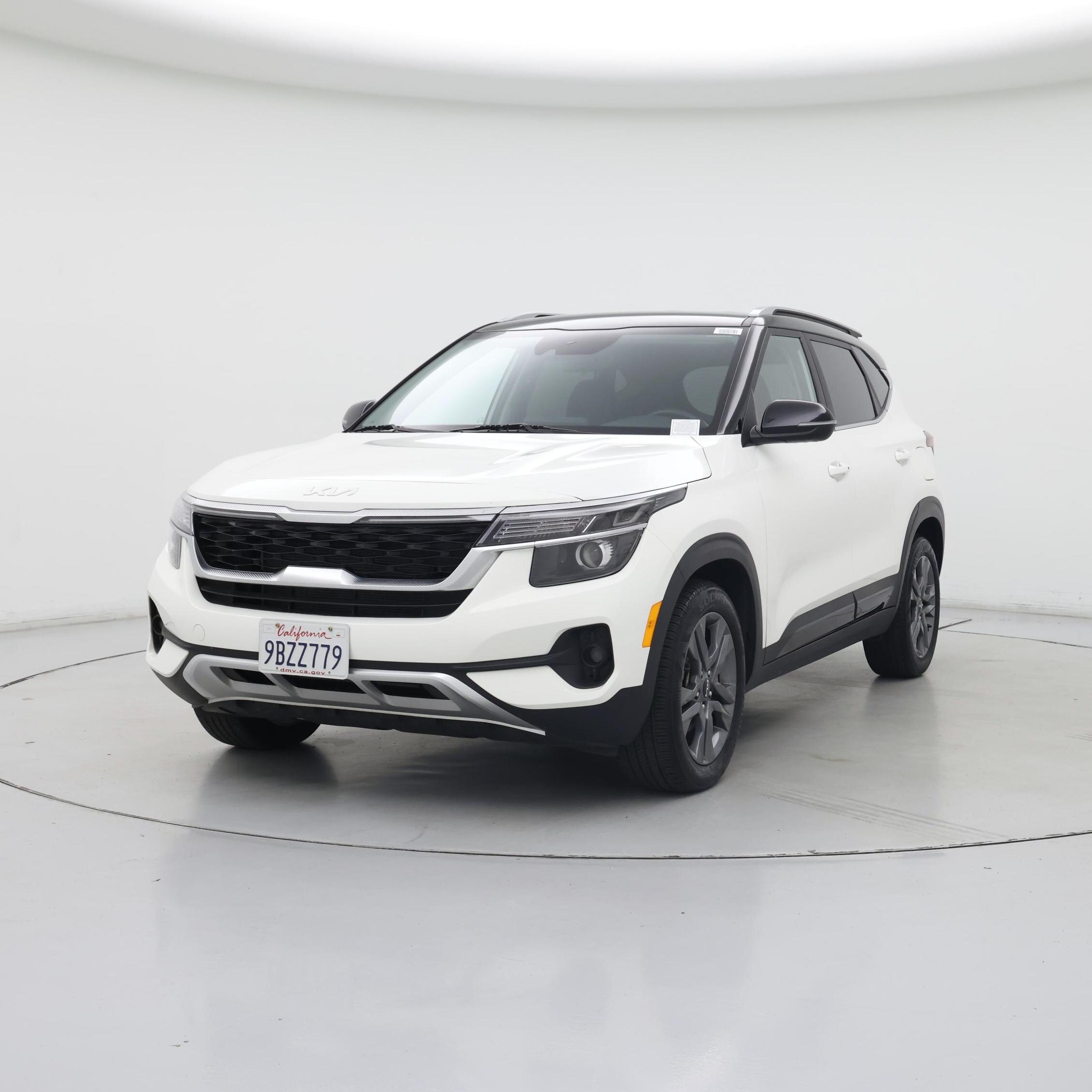 Thumbnail: 2023 Kia Seltos - 4