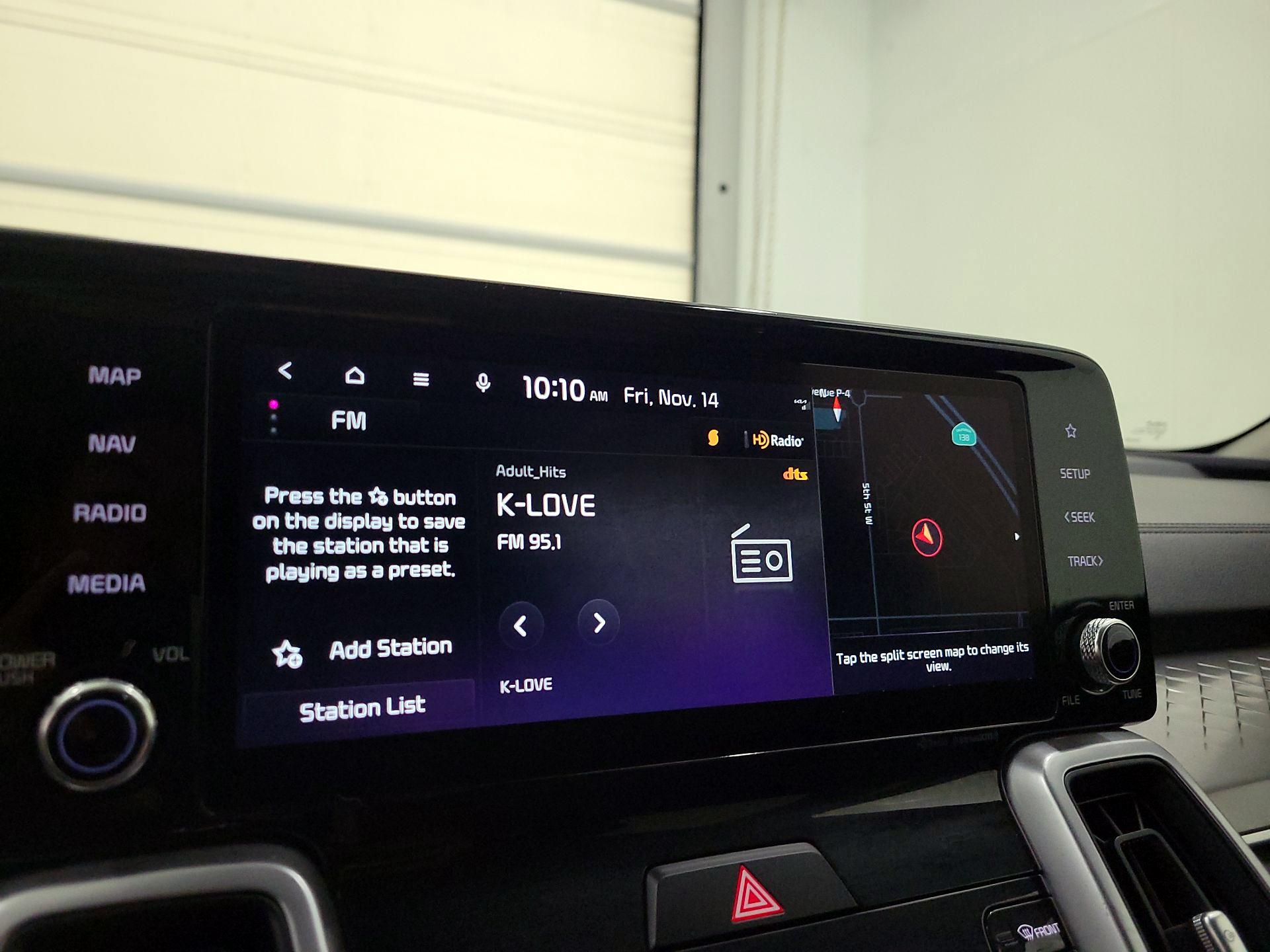 Thumbnail: 2023 Kia Sorento - 16