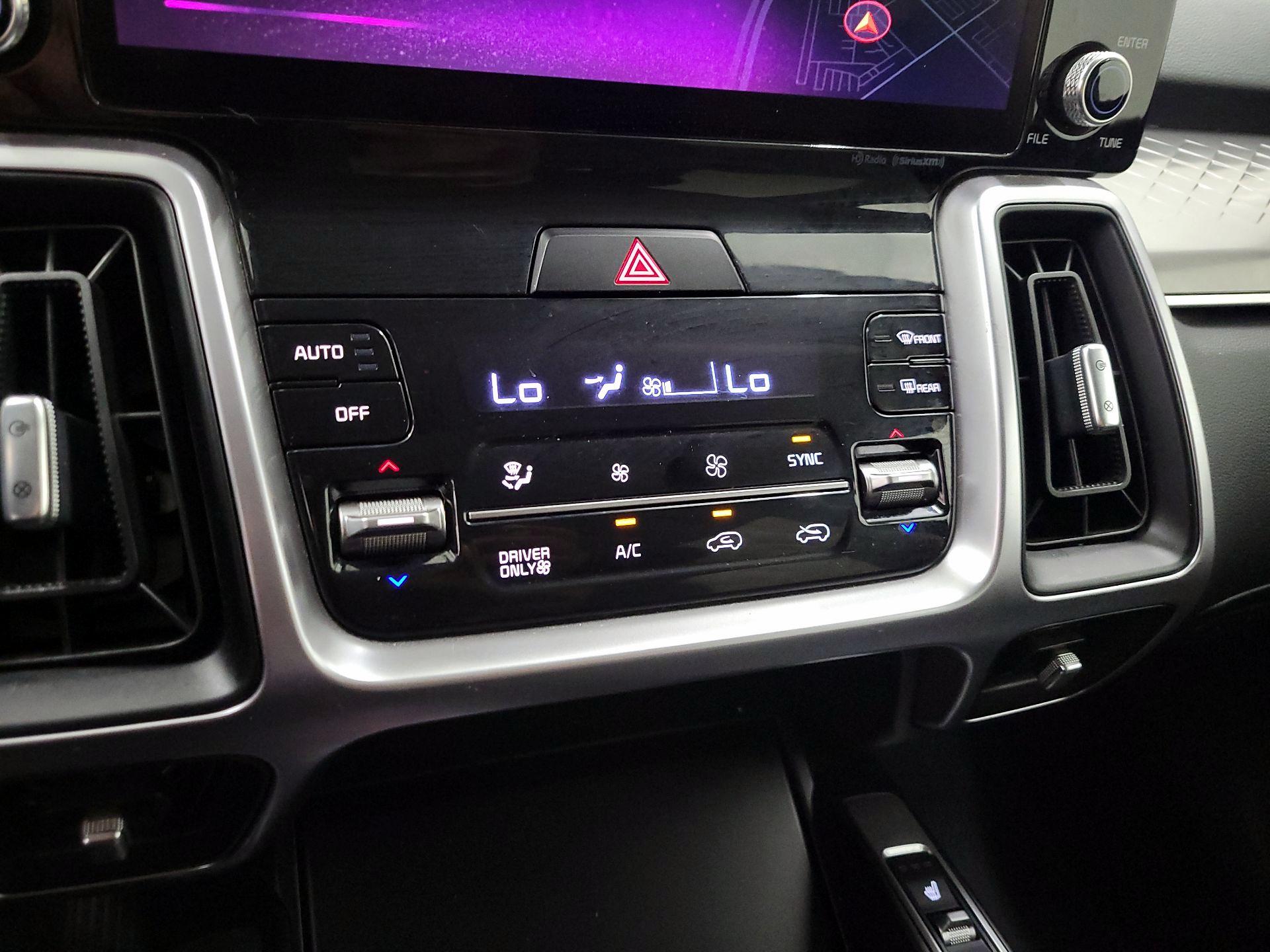 Thumbnail: 2023 Kia Sorento - 17