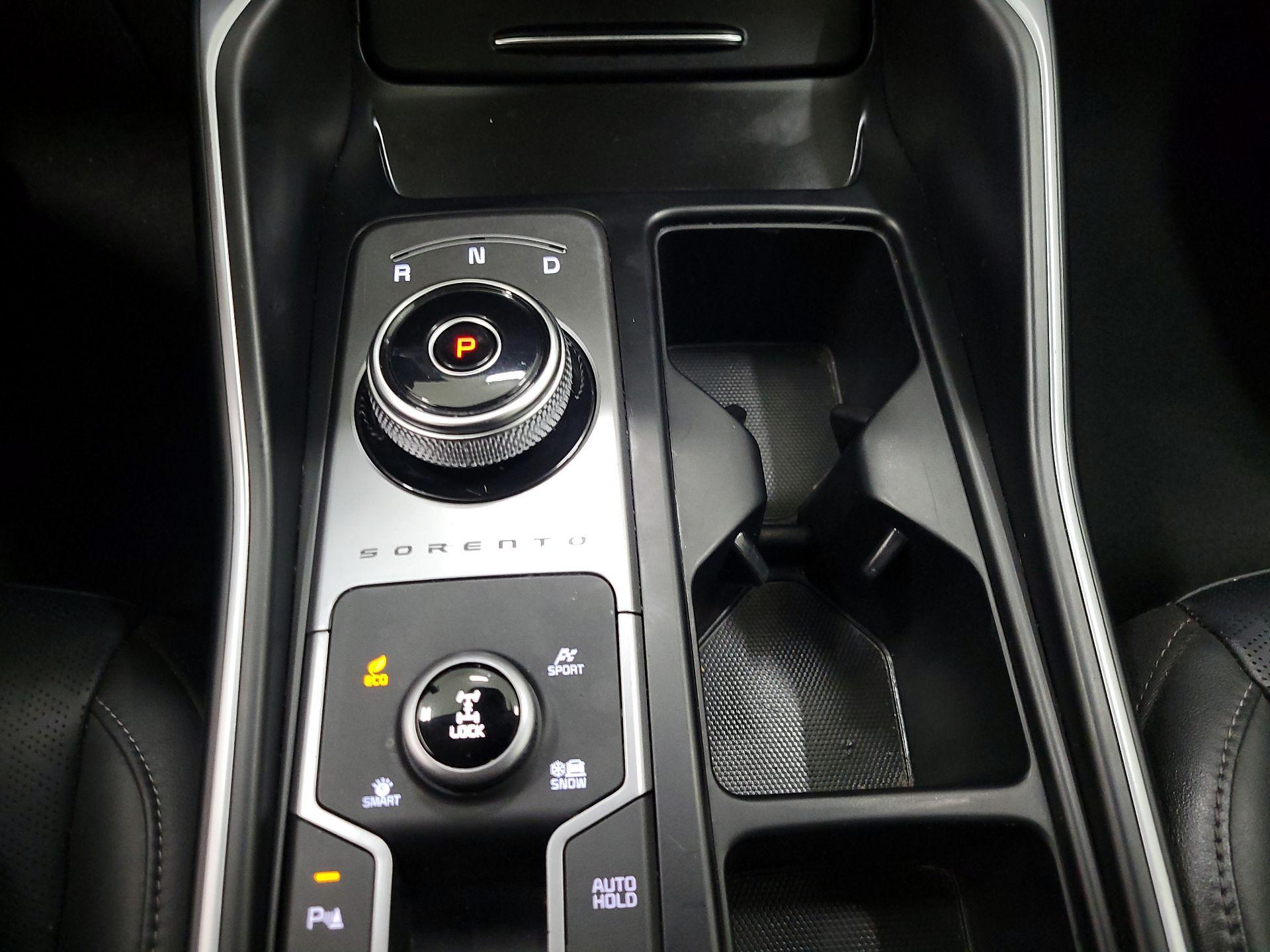 Thumbnail: 2023 Kia Sorento - 18