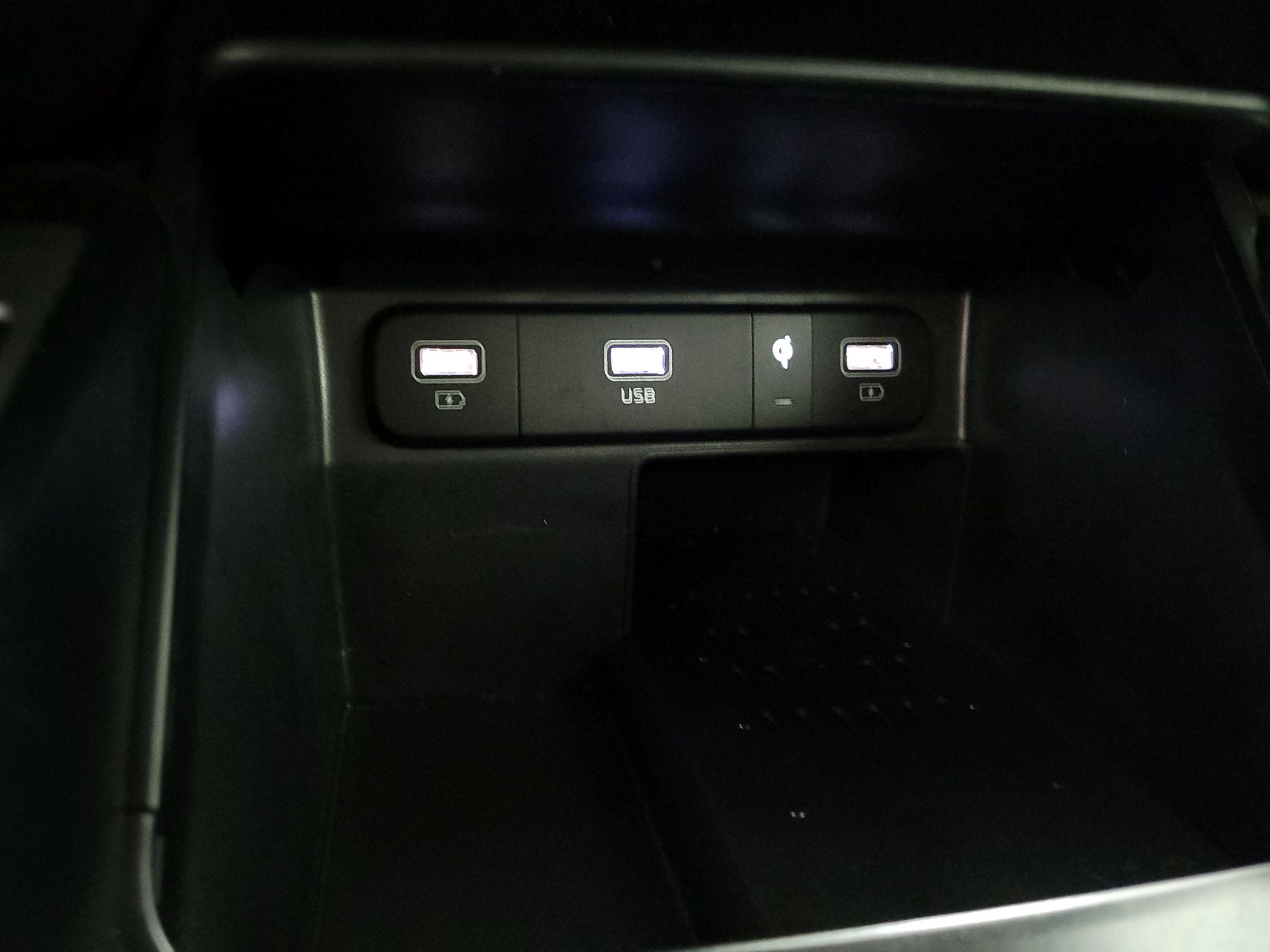 Thumbnail: 2023 Kia Sorento - 19