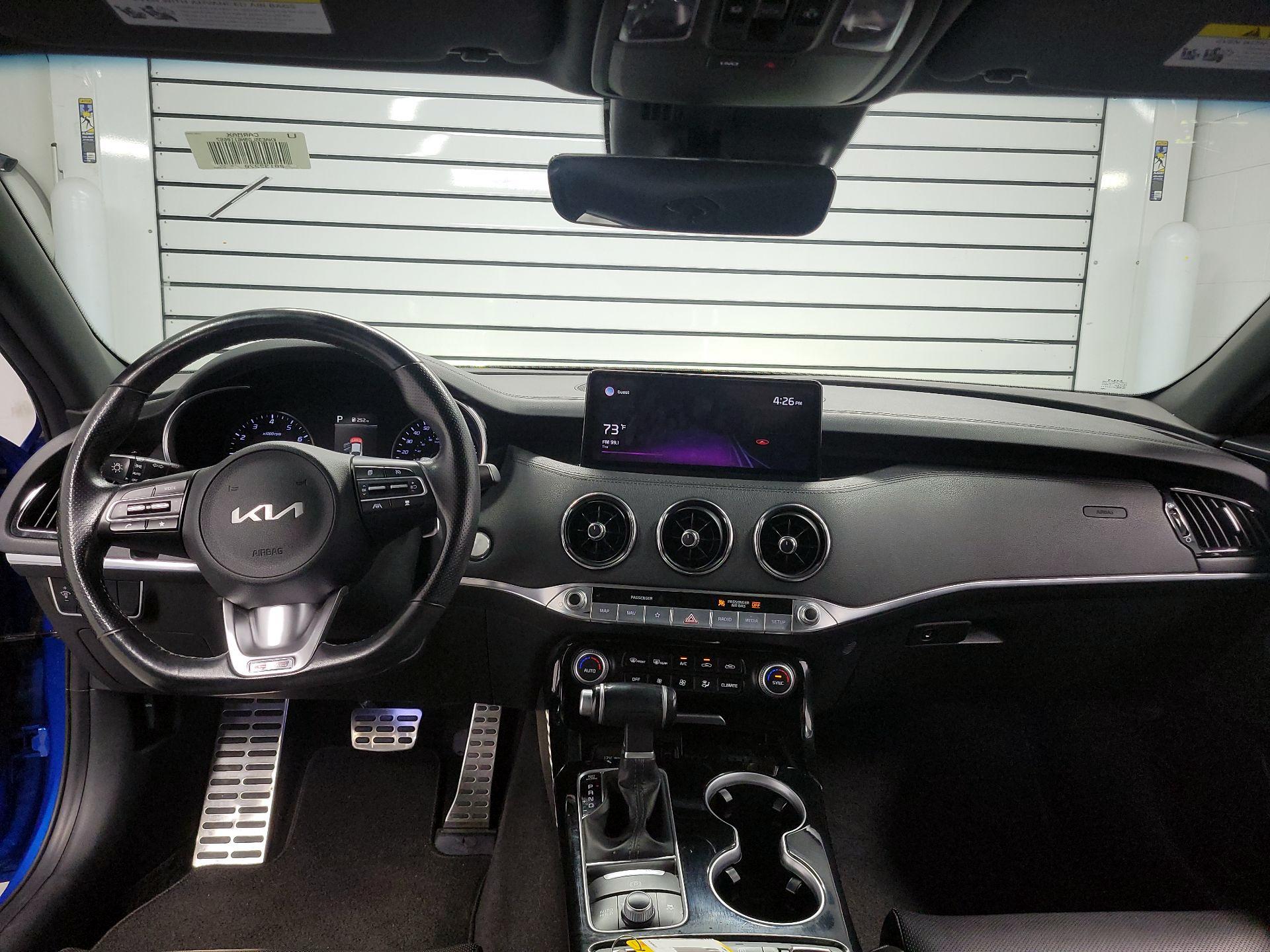 Thumbnail: 2022 Kia Stinger - 9