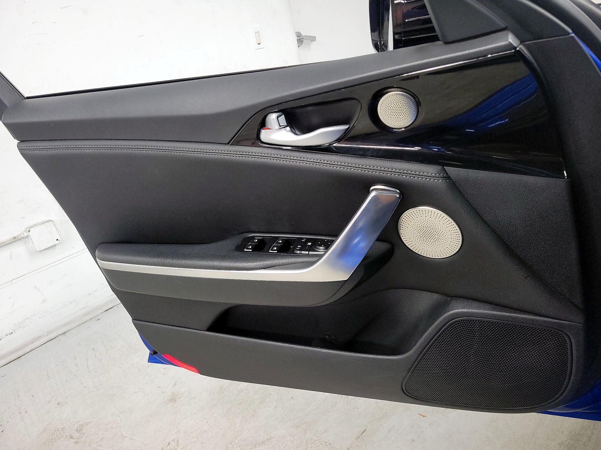 Thumbnail: 2022 Kia Stinger - 12