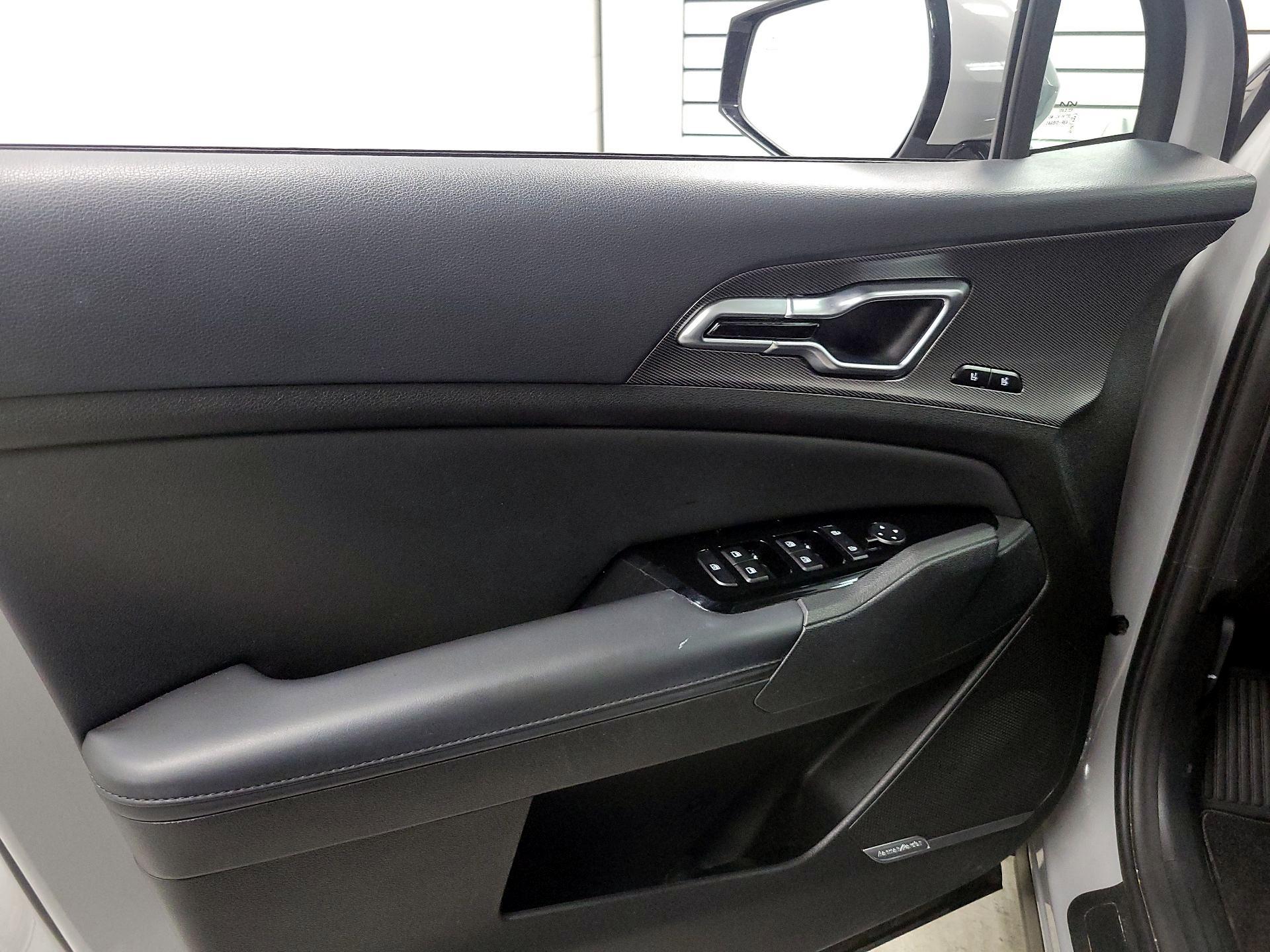 Thumbnail: 2023 Kia Sportage - 12