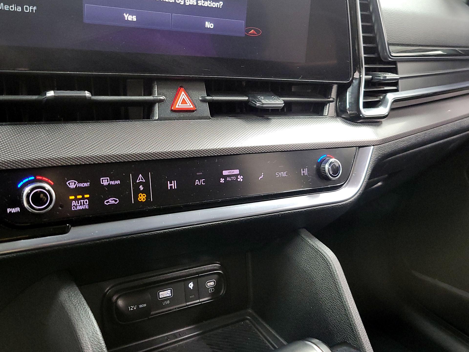 Thumbnail: 2023 Kia Sportage - 17