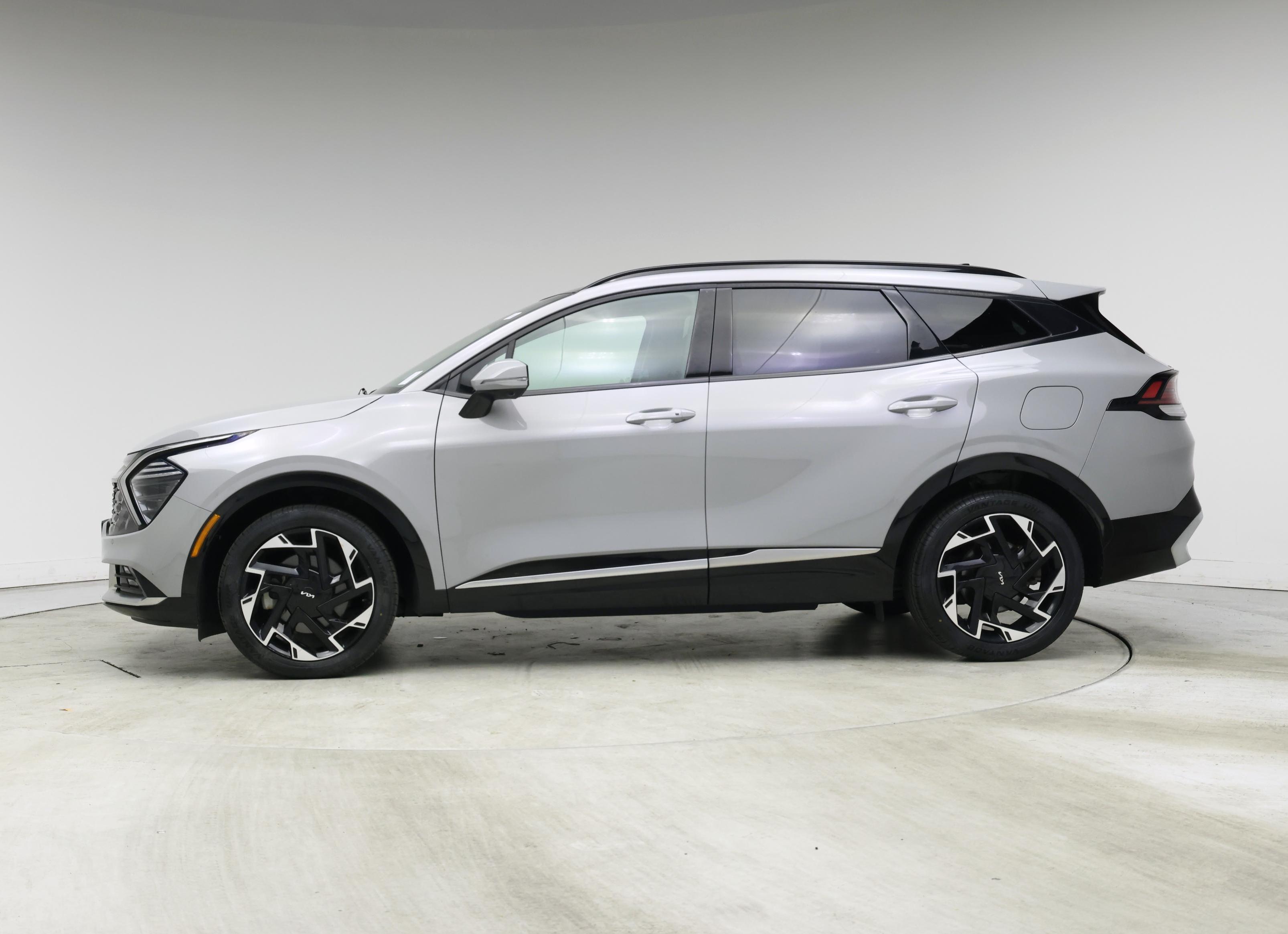 Thumbnail: 2023 Kia Sportage - 3