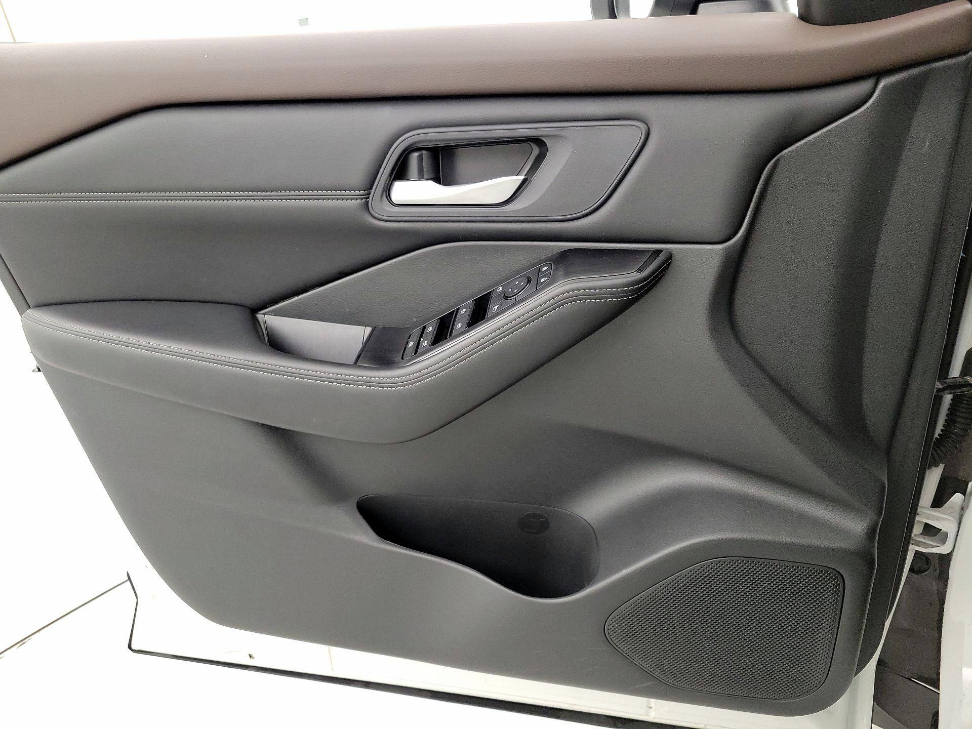 Thumbnail: 2023 Nissan Rogue - 12