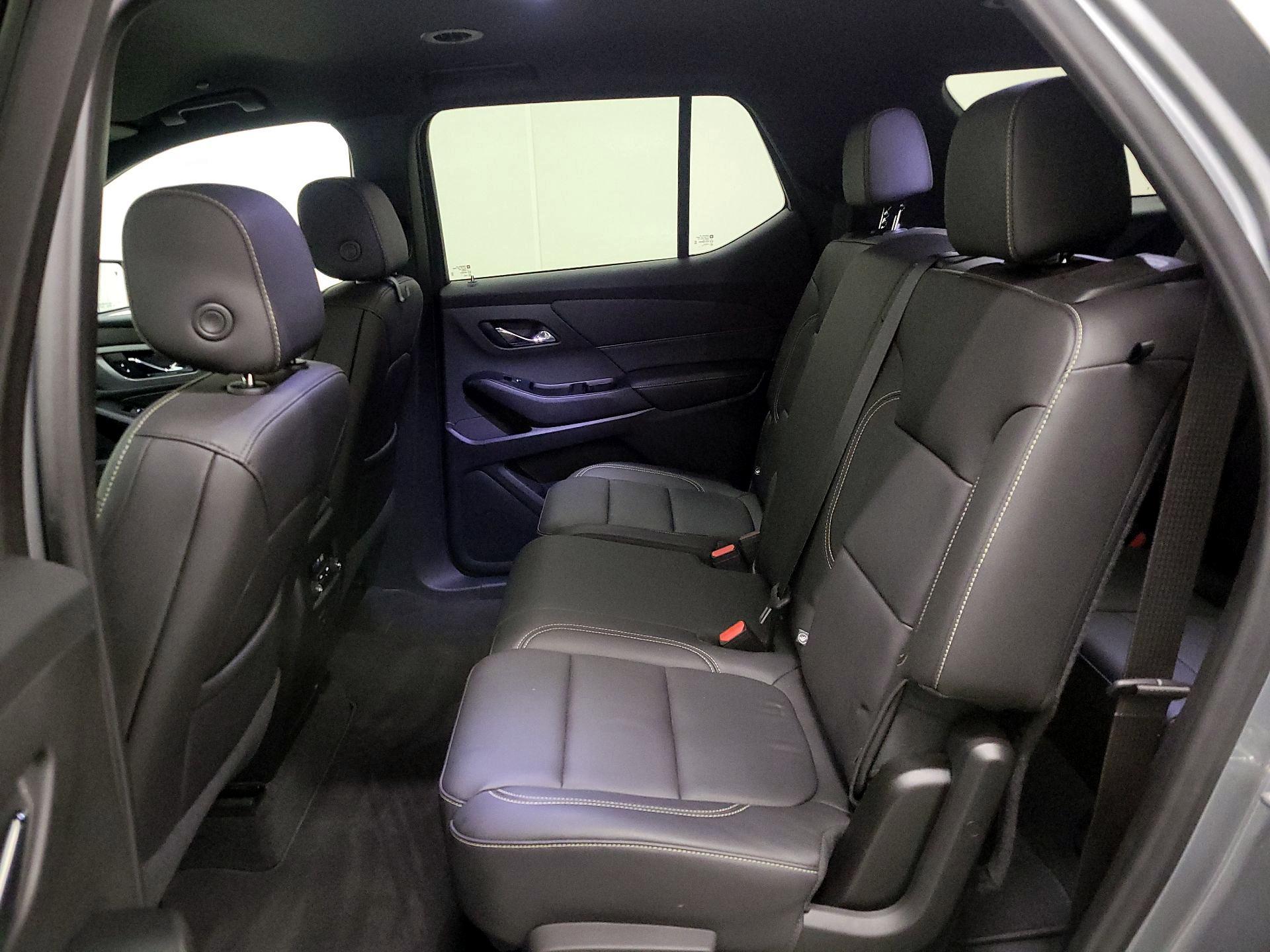 Thumbnail: 2023 Chevrolet Traverse - 19