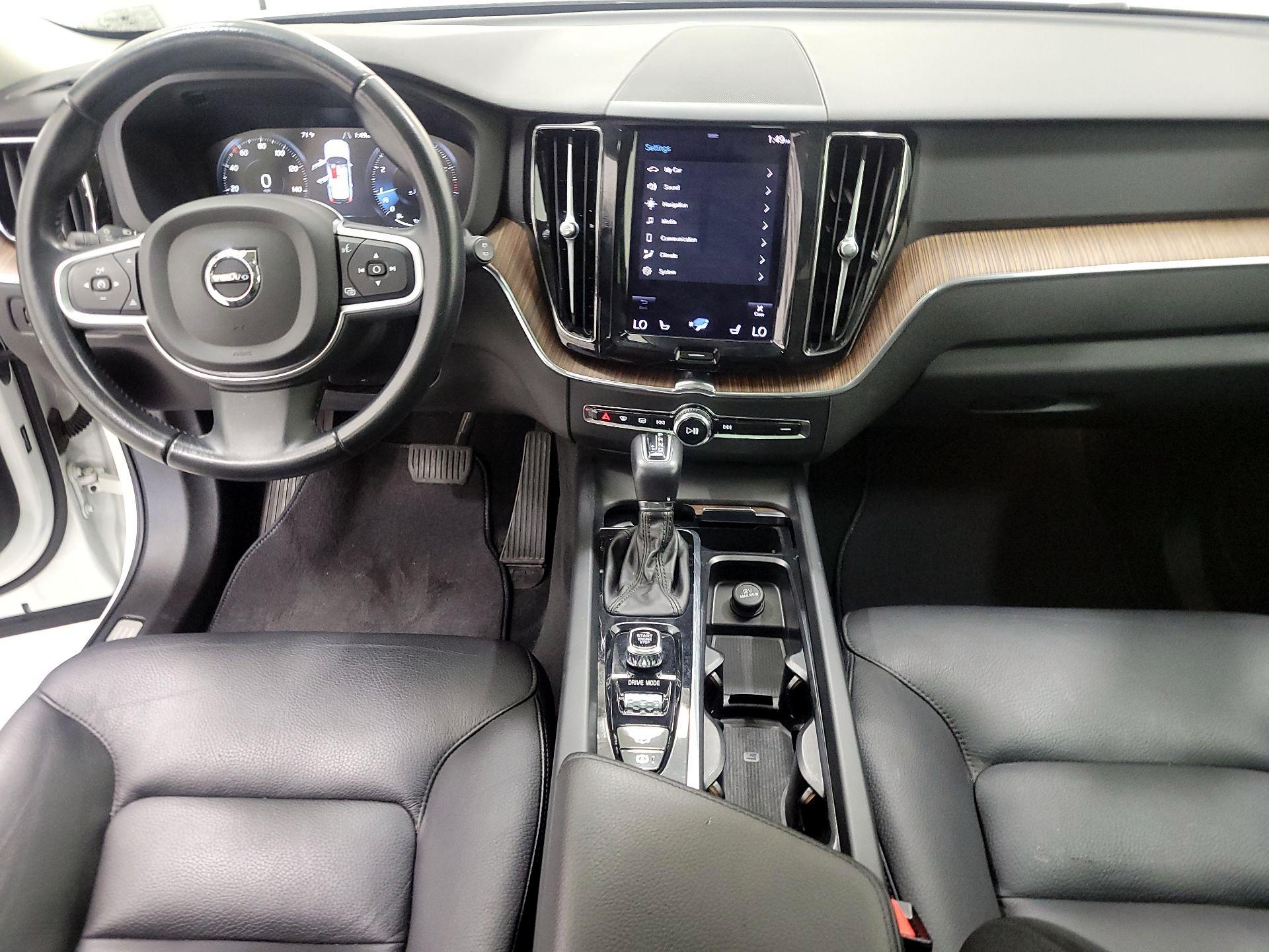 Thumbnail: 2021 Volvo XC60 - 9