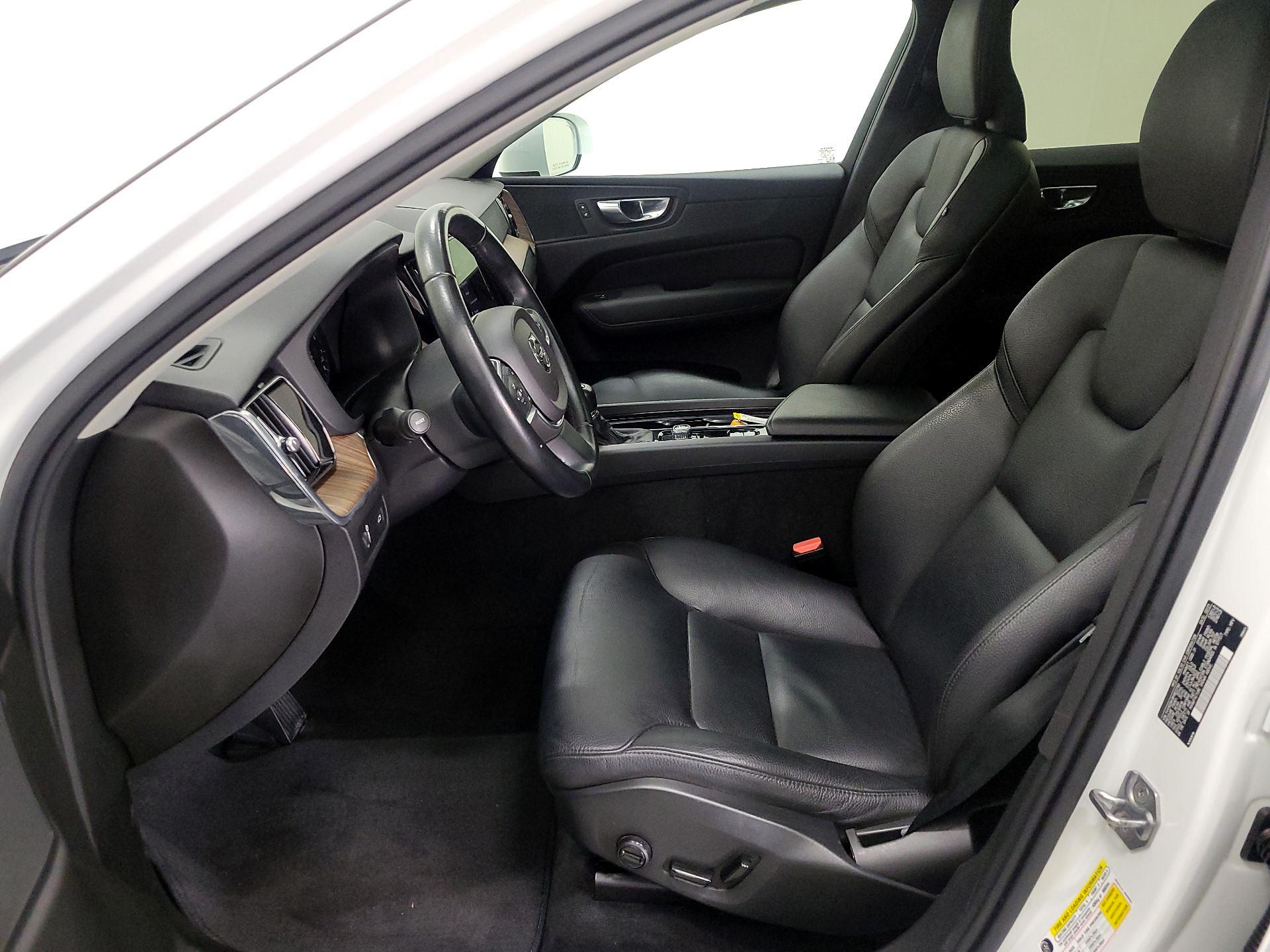 Thumbnail: 2021 Volvo XC60 - 11