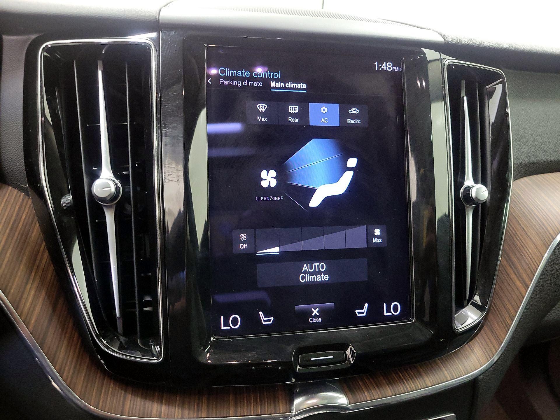 Thumbnail: 2021 Volvo XC60 - 16