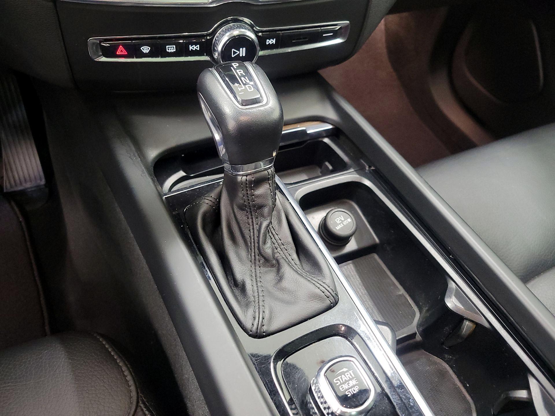 Thumbnail: 2021 Volvo XC60 - 17