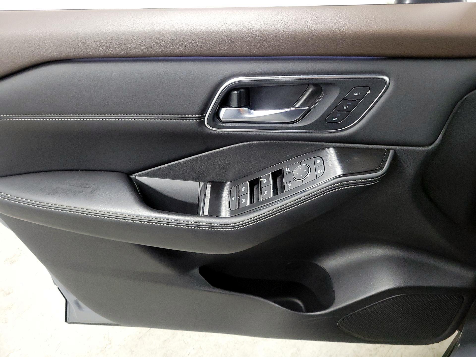 Thumbnail: 2023 Nissan Rogue - 12