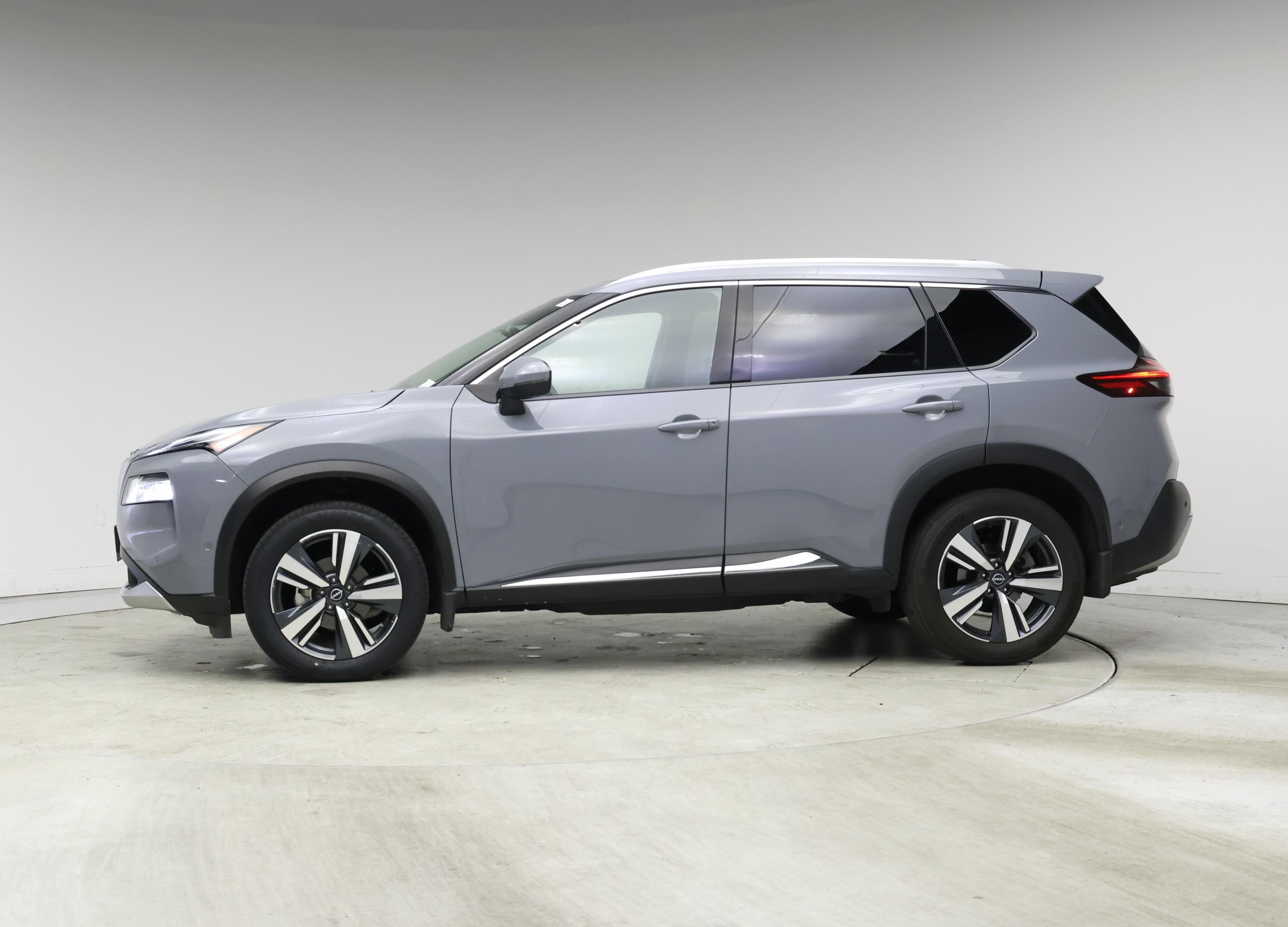 Thumbnail: 2023 Nissan Rogue - 3