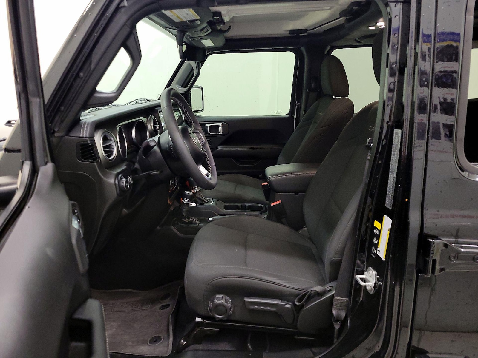 2023 Jeep Wrangler 4-Door Sahara - Photo 12