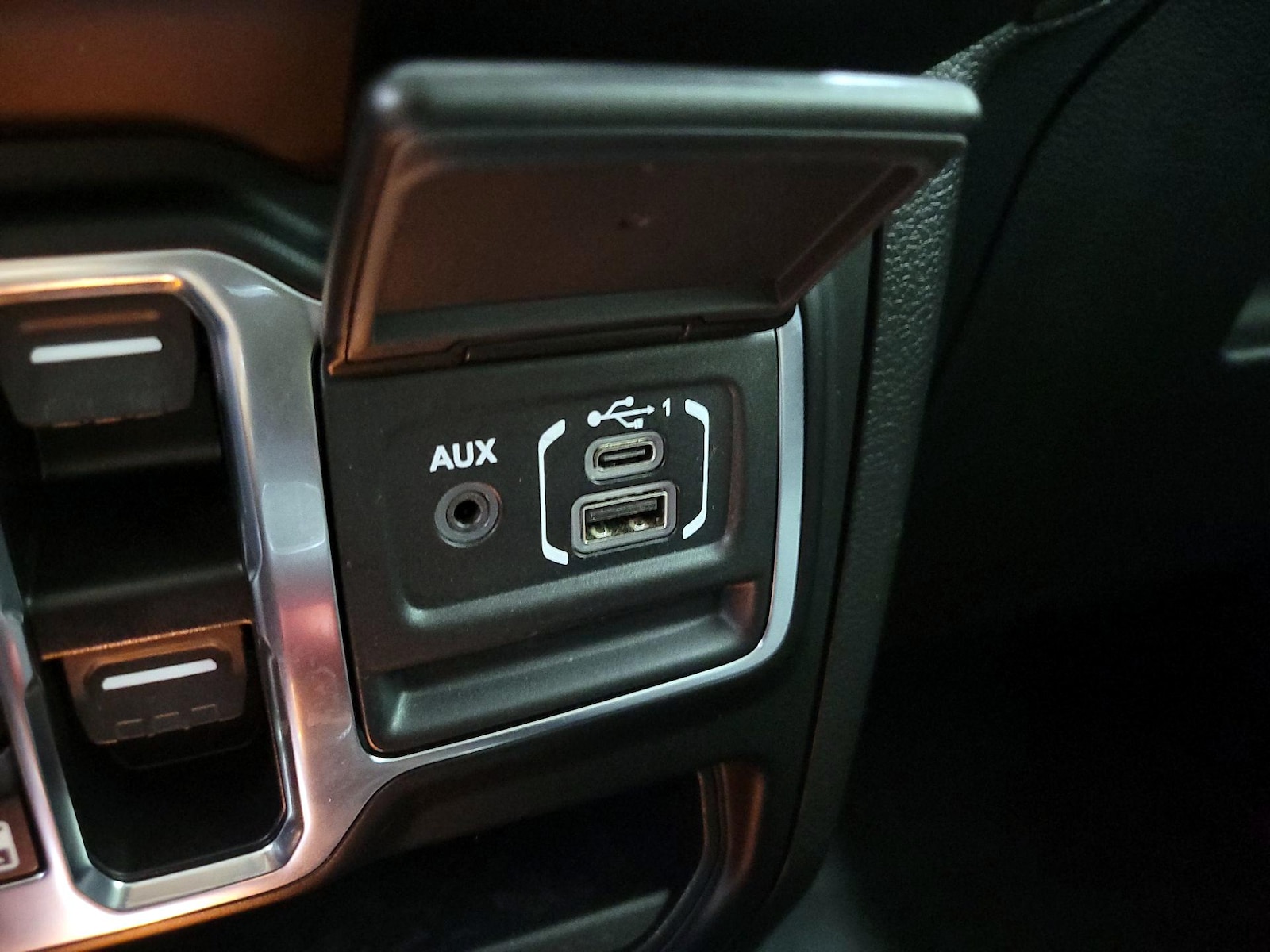 2023 Jeep Wrangler 4-Door Sahara - Photo 20