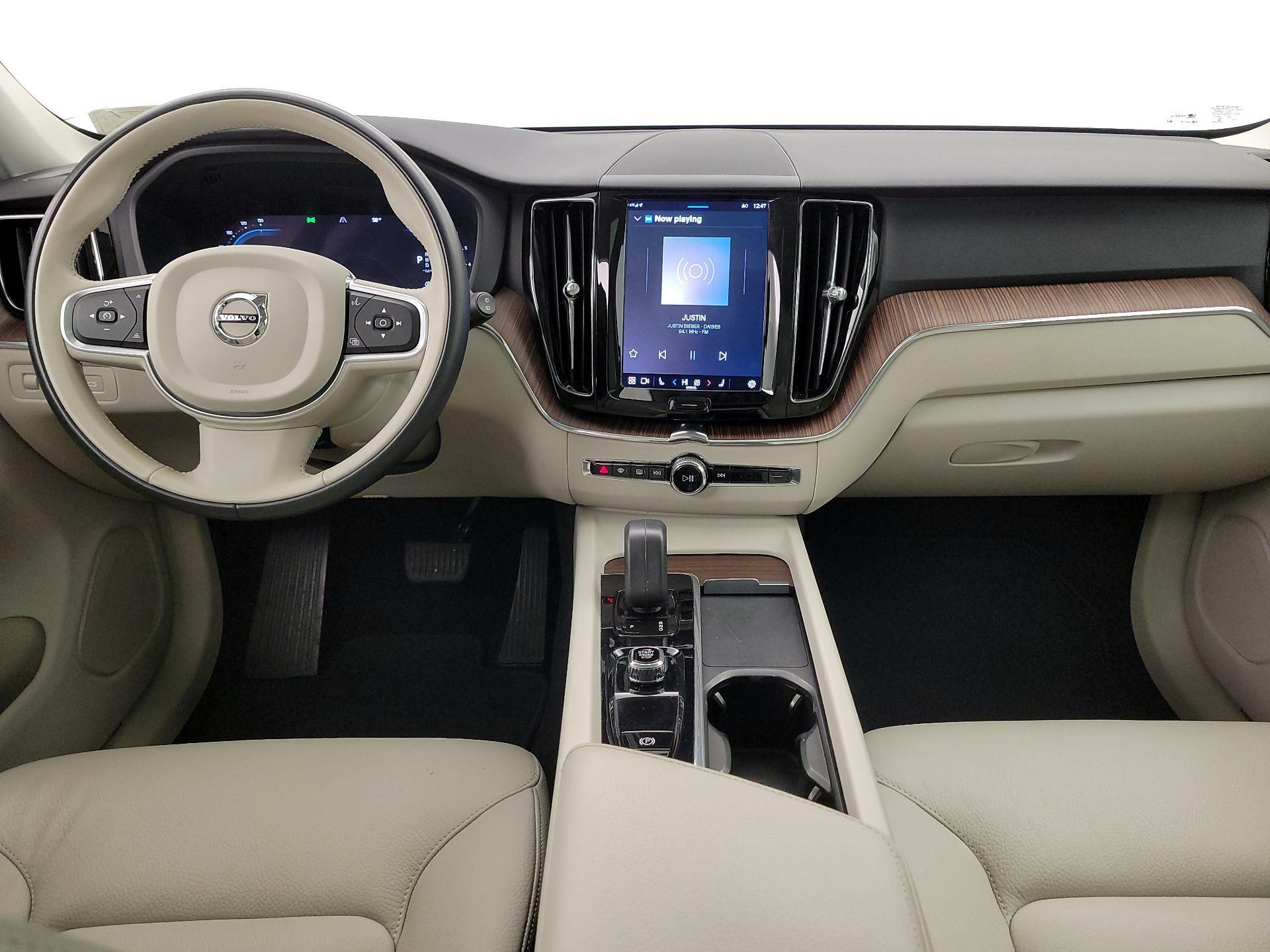 Thumbnail: 2022 Volvo XC60 - 9