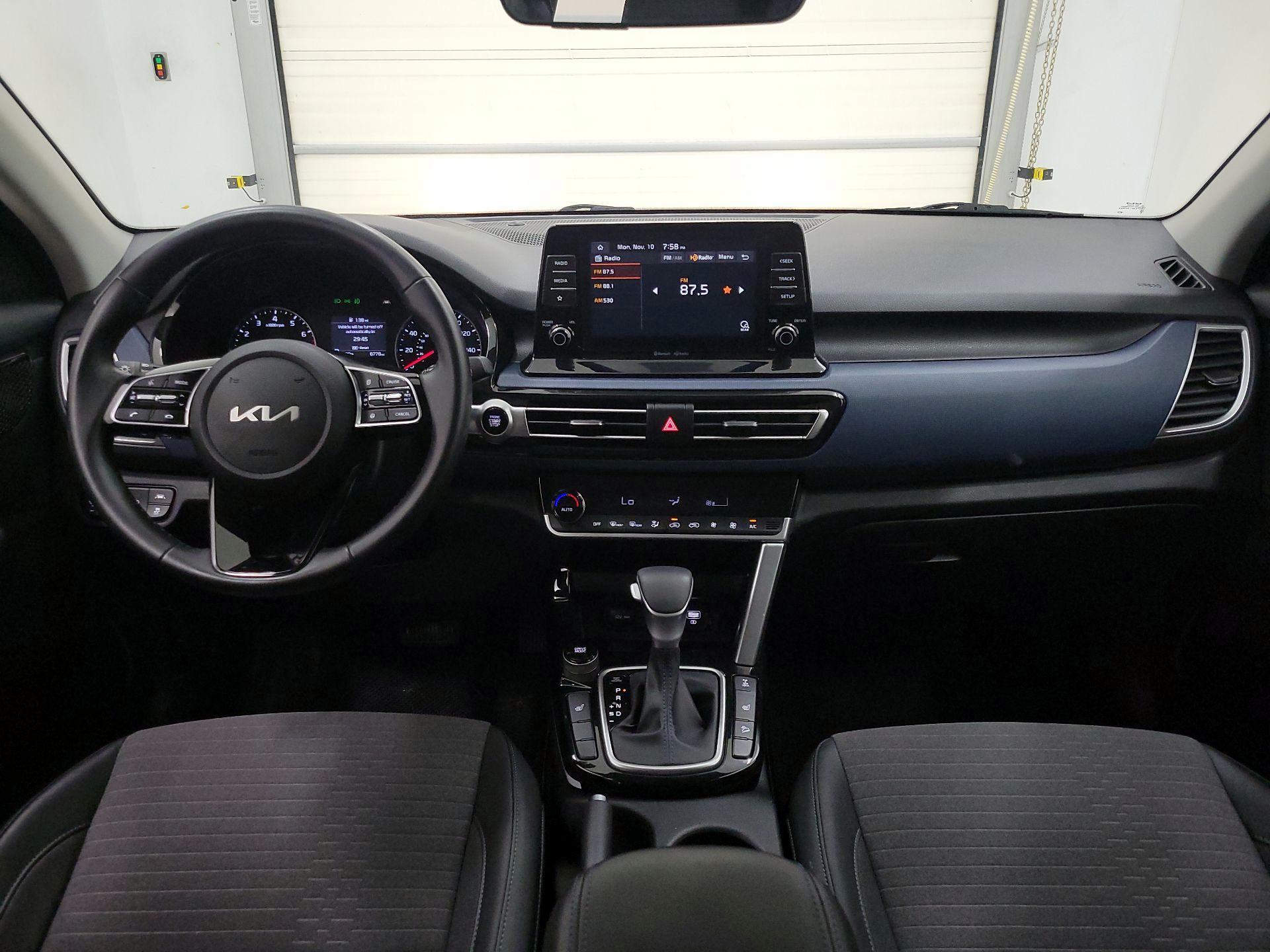 Thumbnail: 2023 Kia Seltos - 9