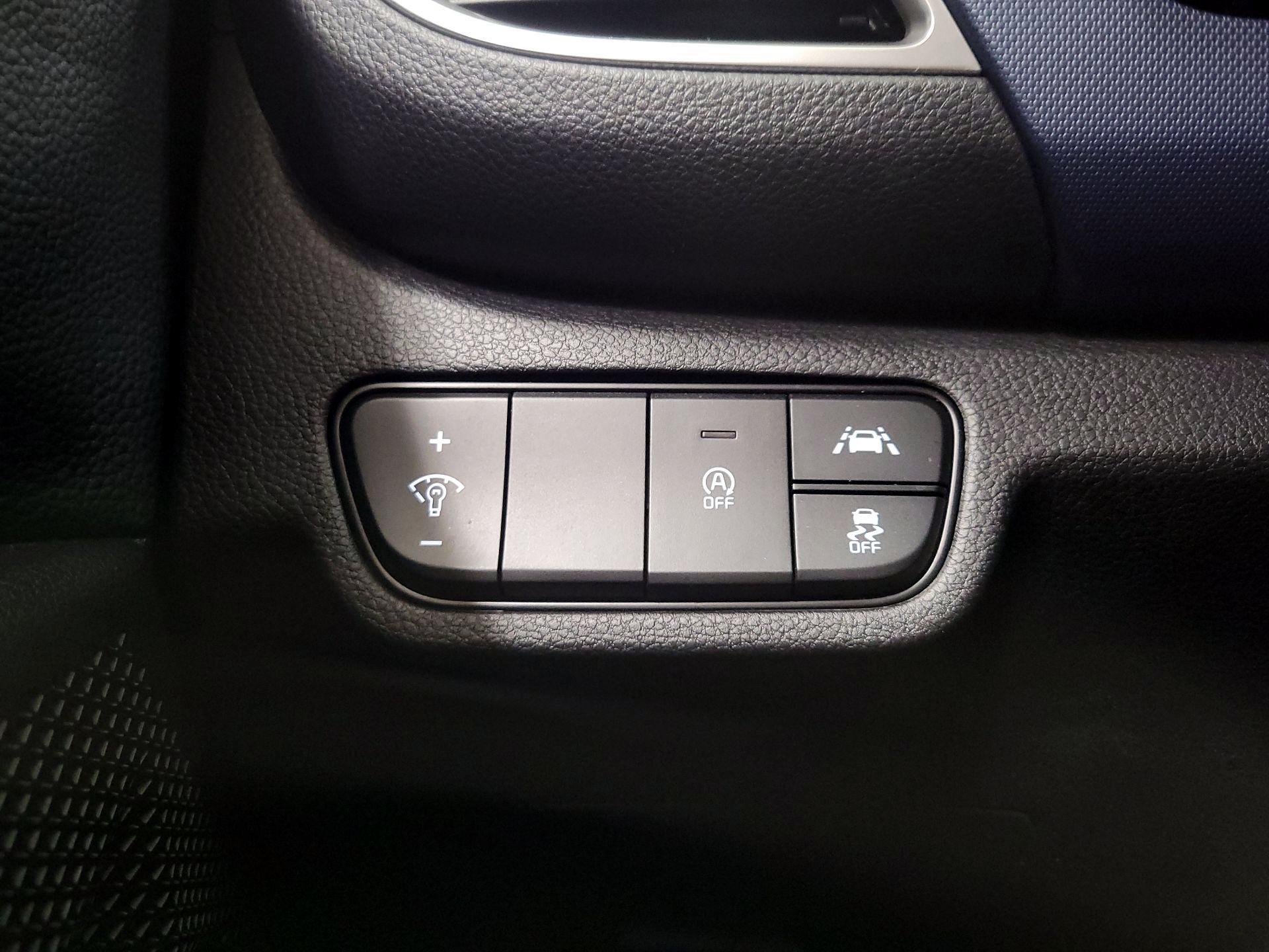 Thumbnail: 2023 Kia Seltos - 13