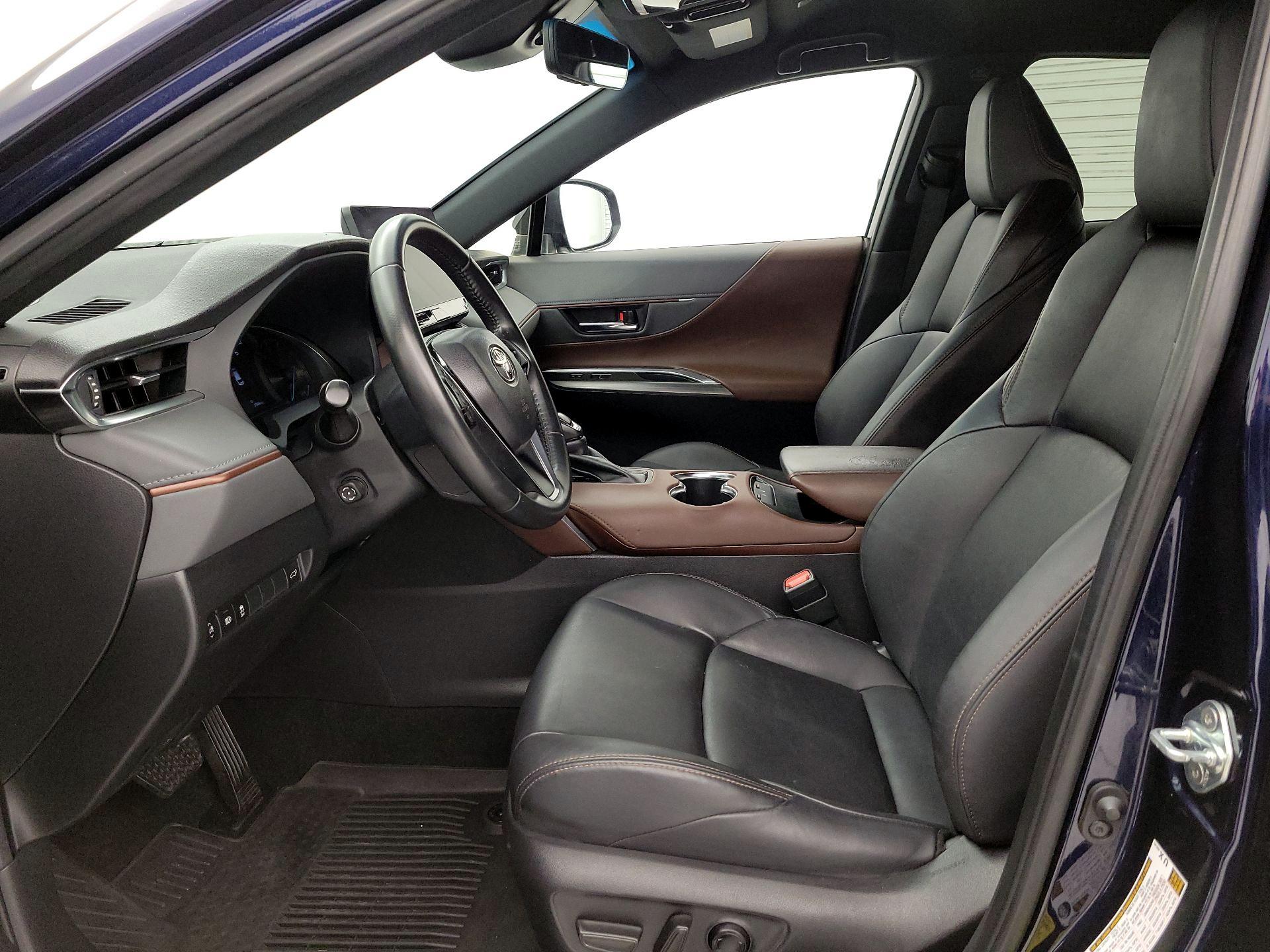 Thumbnail: 2023 Toyota Venza - 11