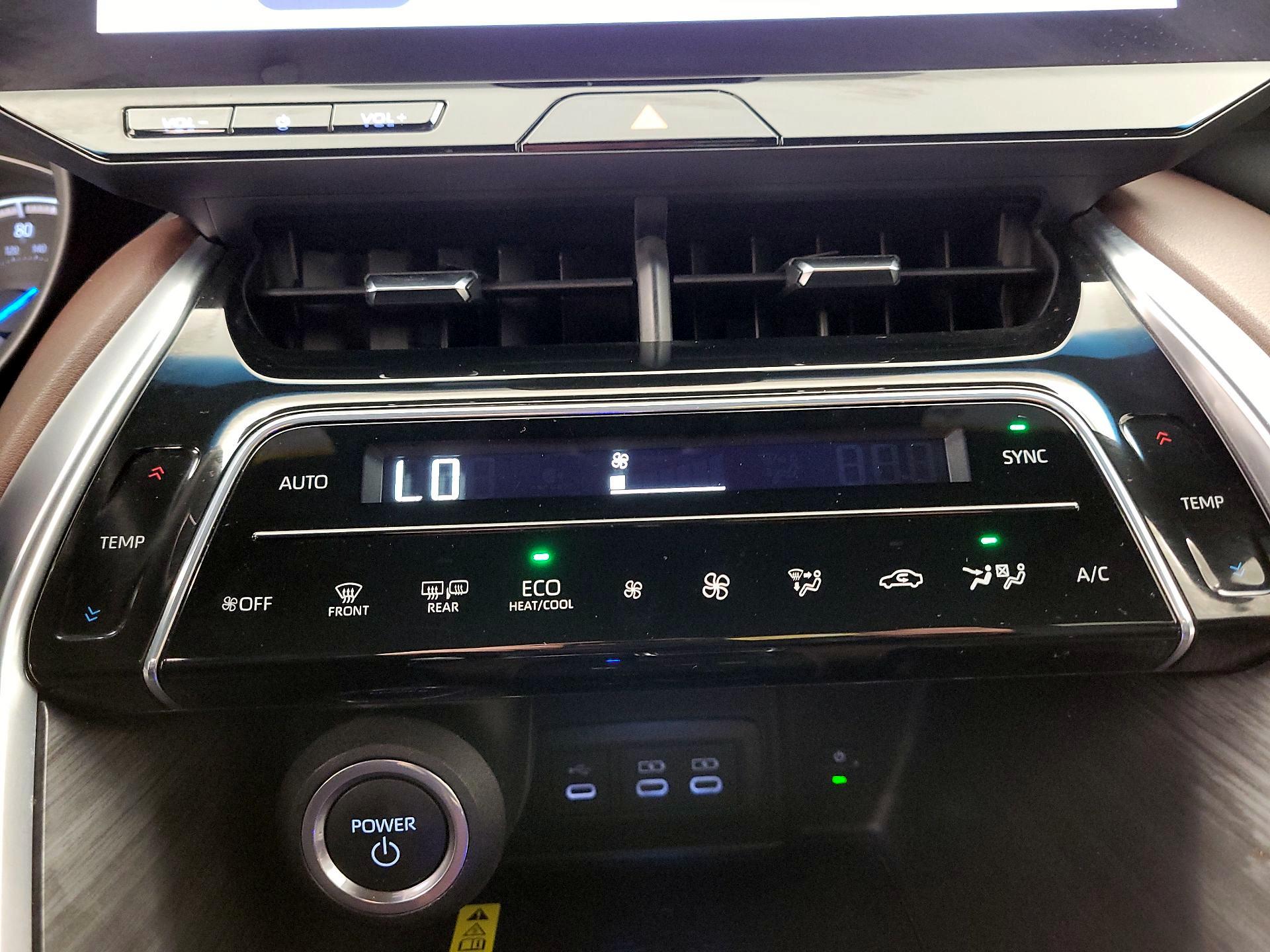 Thumbnail: 2023 Toyota Venza - 16