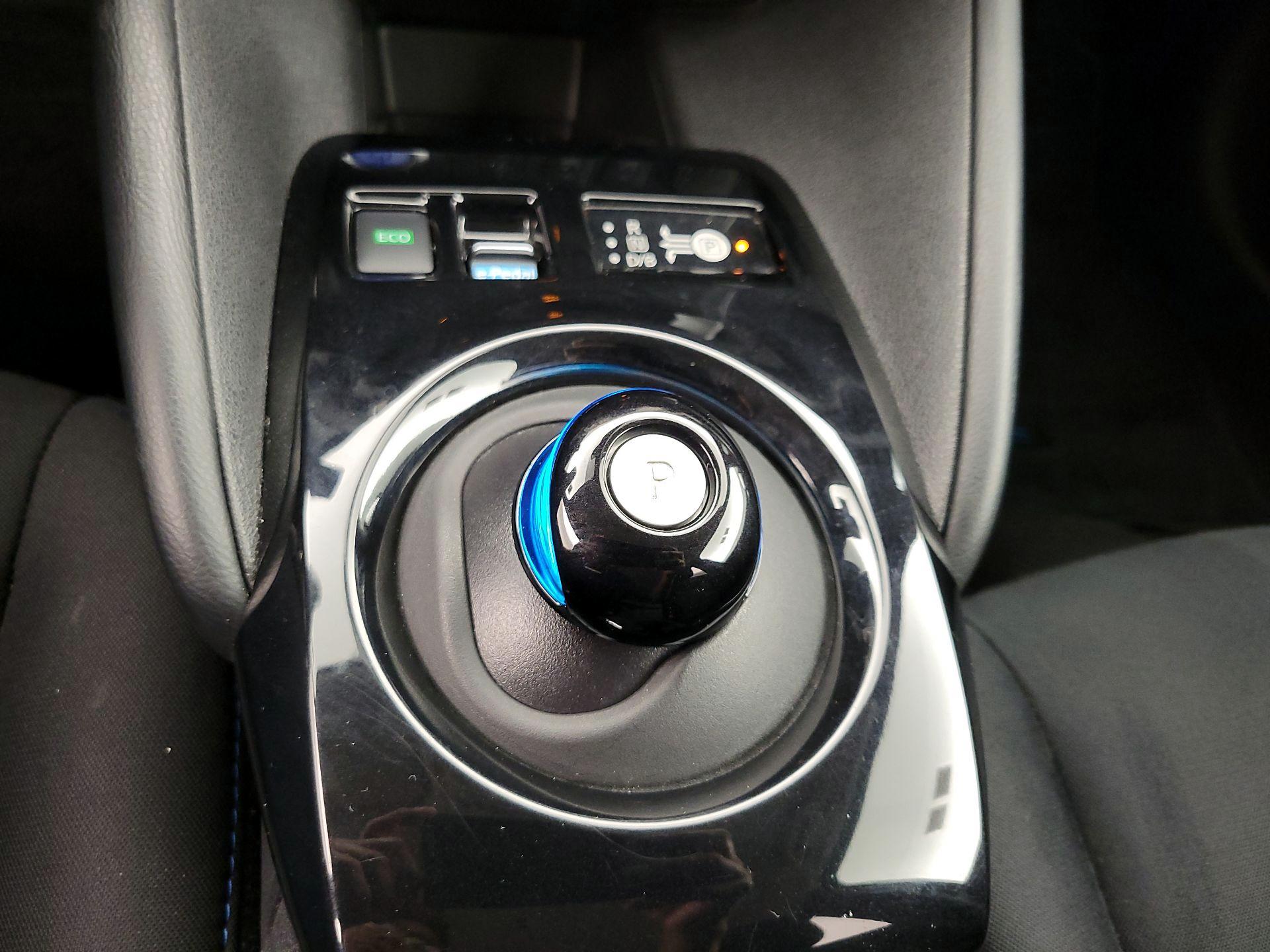 Thumbnail: 2022 Nissan Leaf - 18