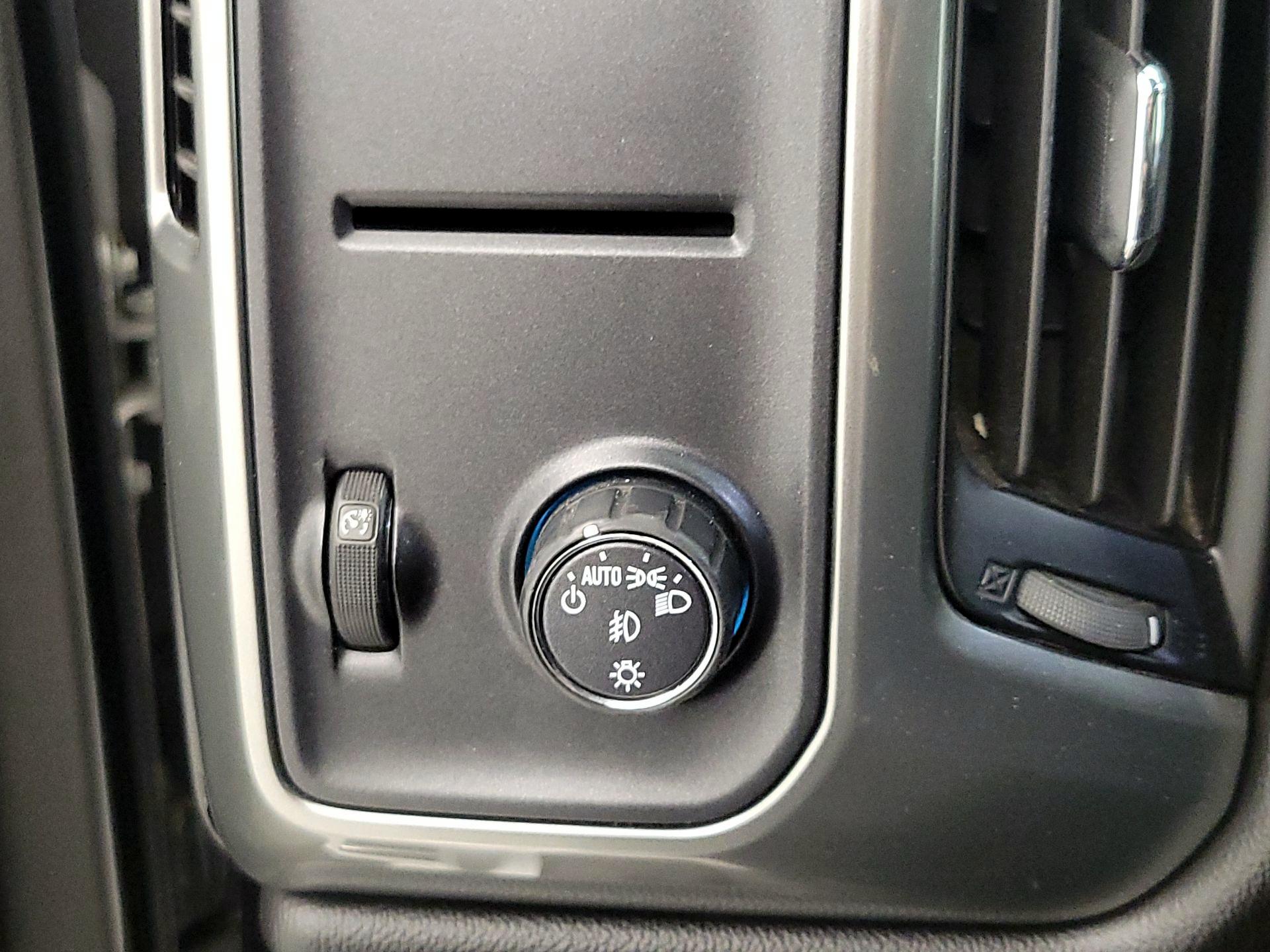 Thumbnail: 2018 Chevrolet Silverado 1500 - 13