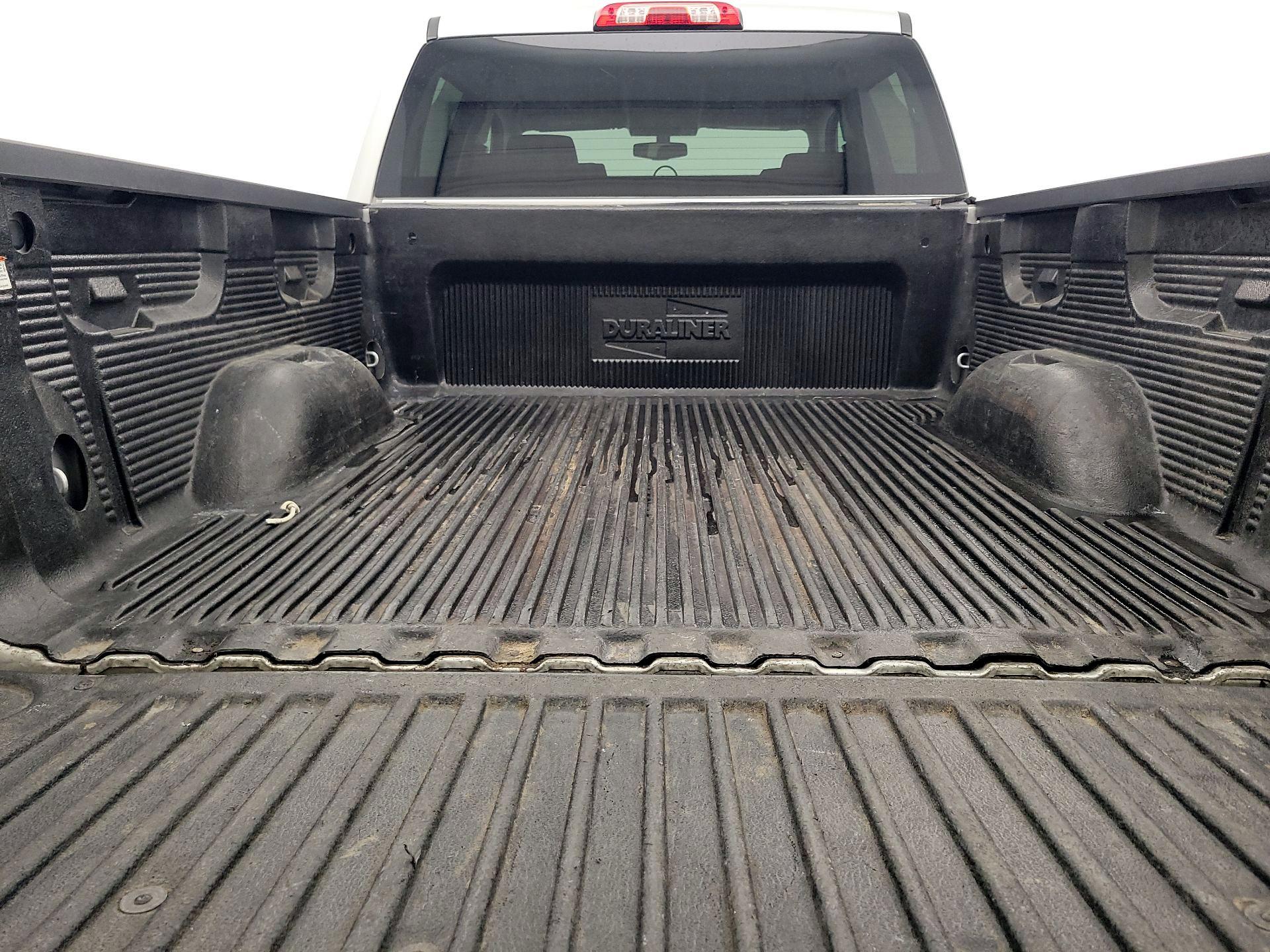 Thumbnail: 2018 Chevrolet Silverado 1500 - 19