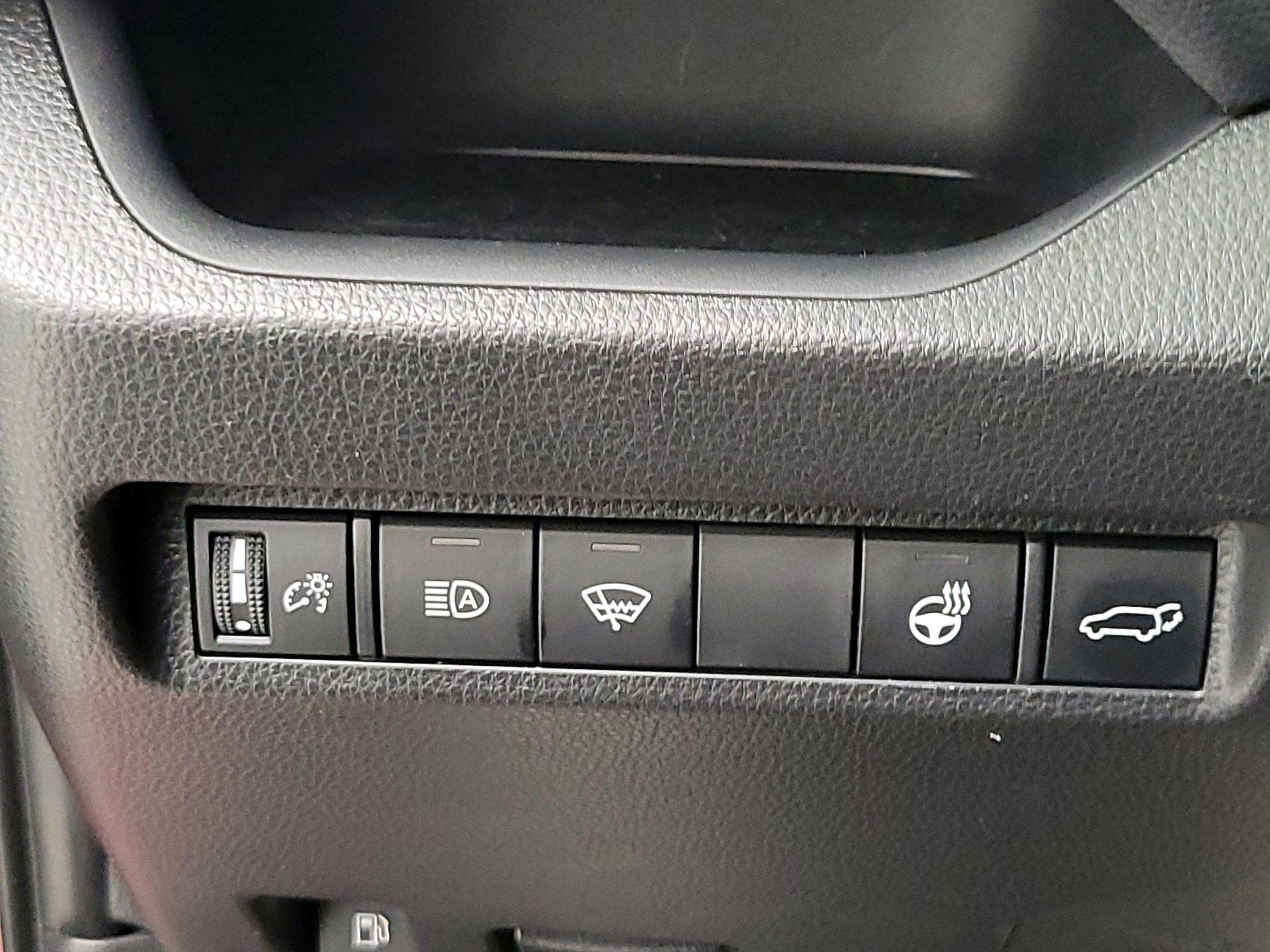 Thumbnail: 2022 Toyota RAV4 - 13