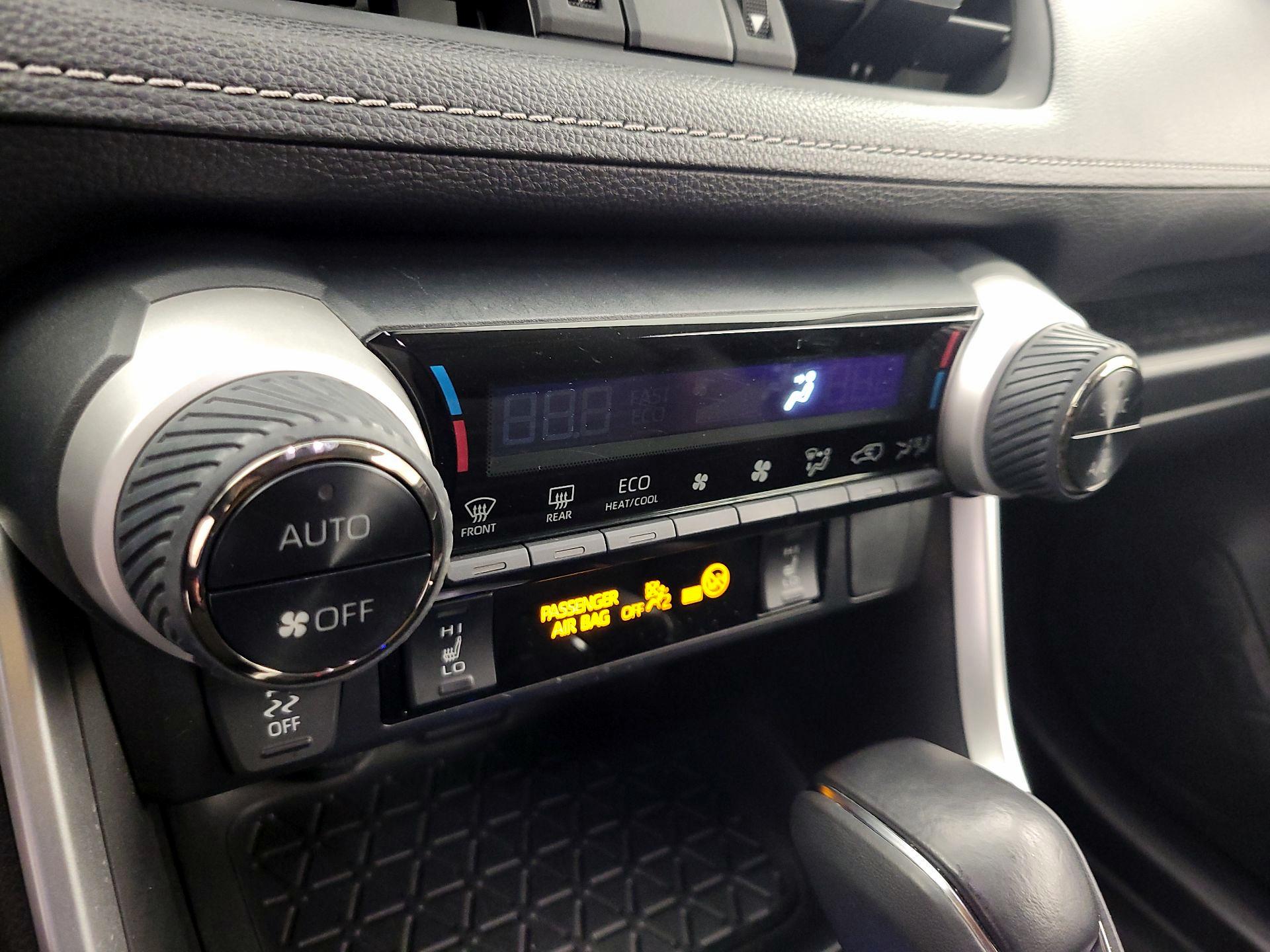 Thumbnail: 2022 Toyota RAV4 - 16