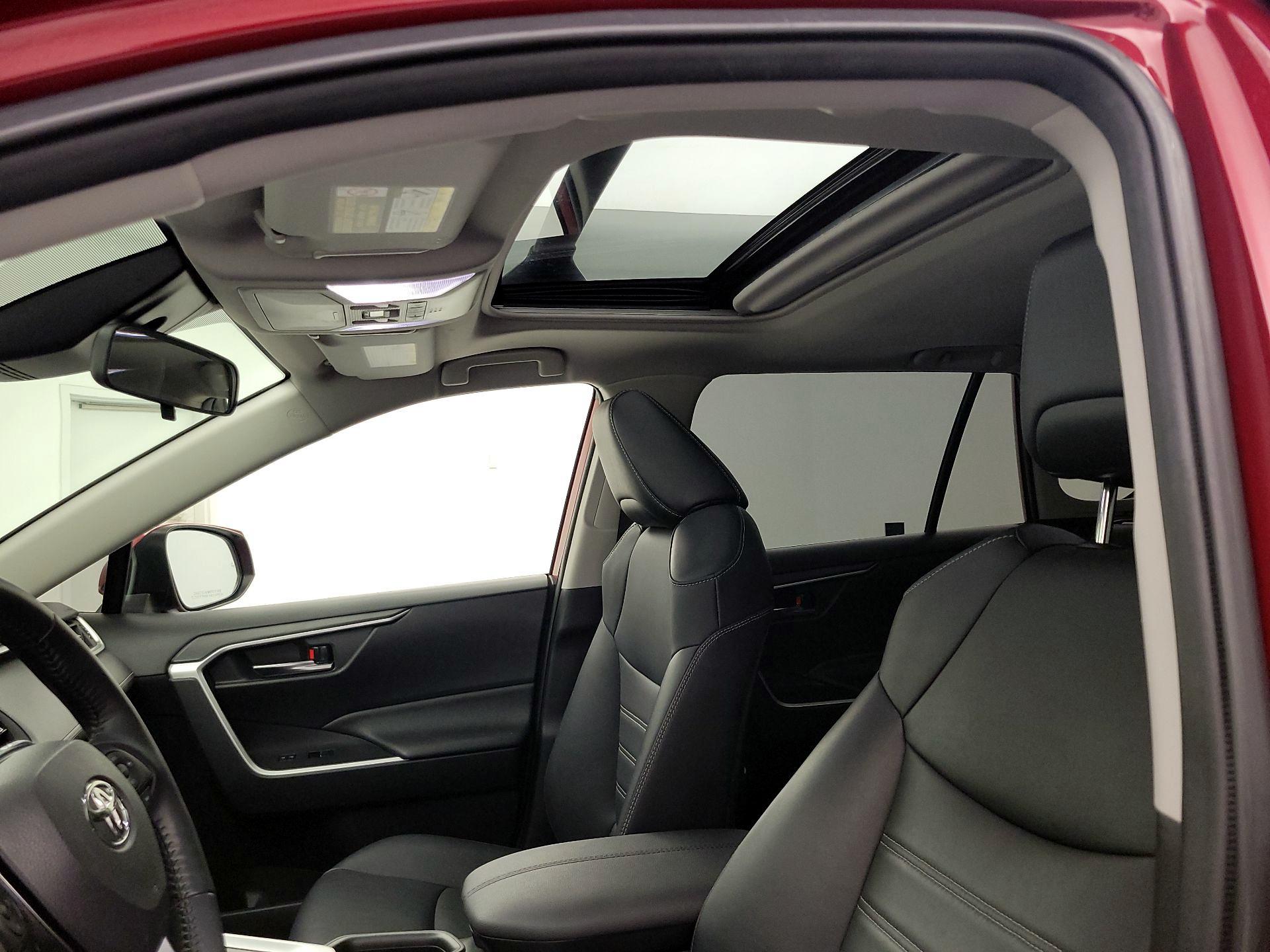 Thumbnail: 2022 Toyota RAV4 - 19