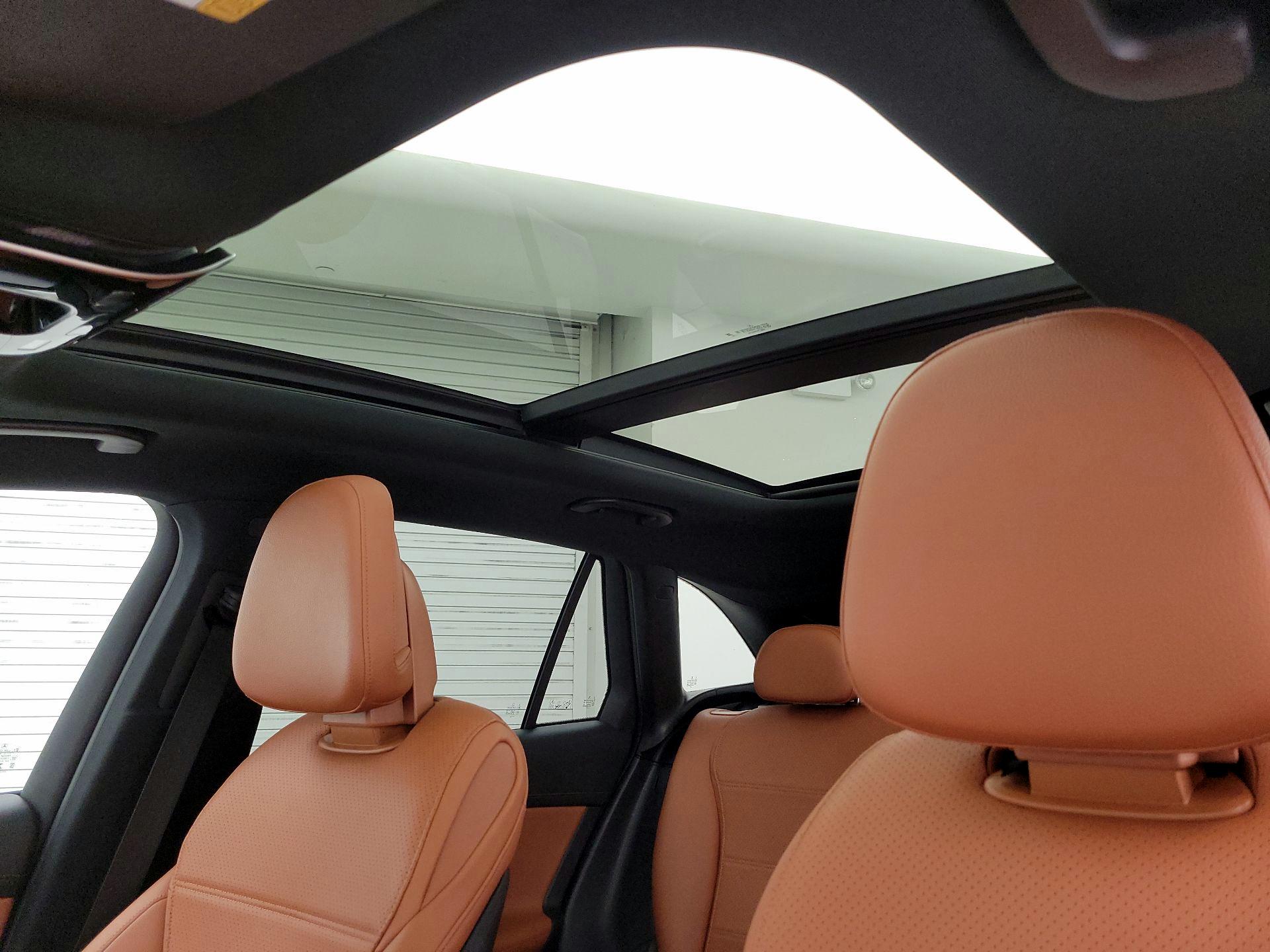 Thumbnail: 2023 Mercedes-Benz GLC - 20