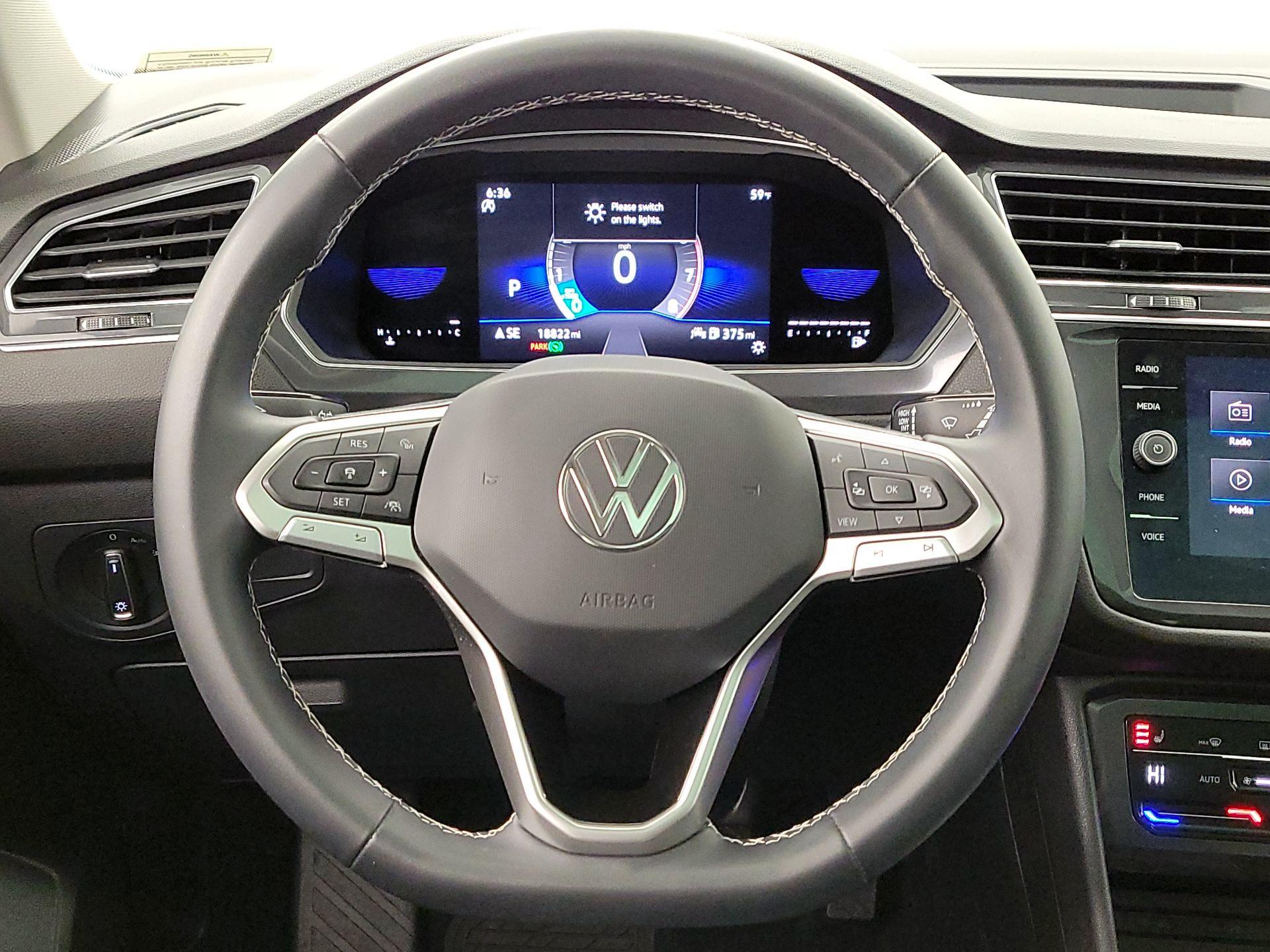 Thumbnail: 2022 Volkswagen Tiguan - 10