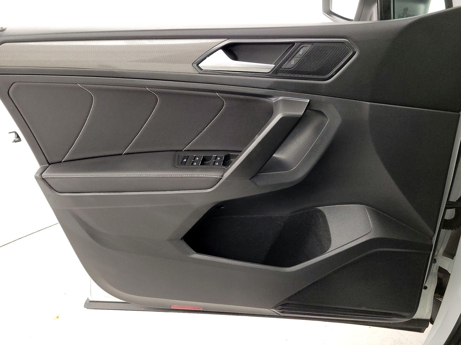 Thumbnail: 2022 Volkswagen Tiguan - 12