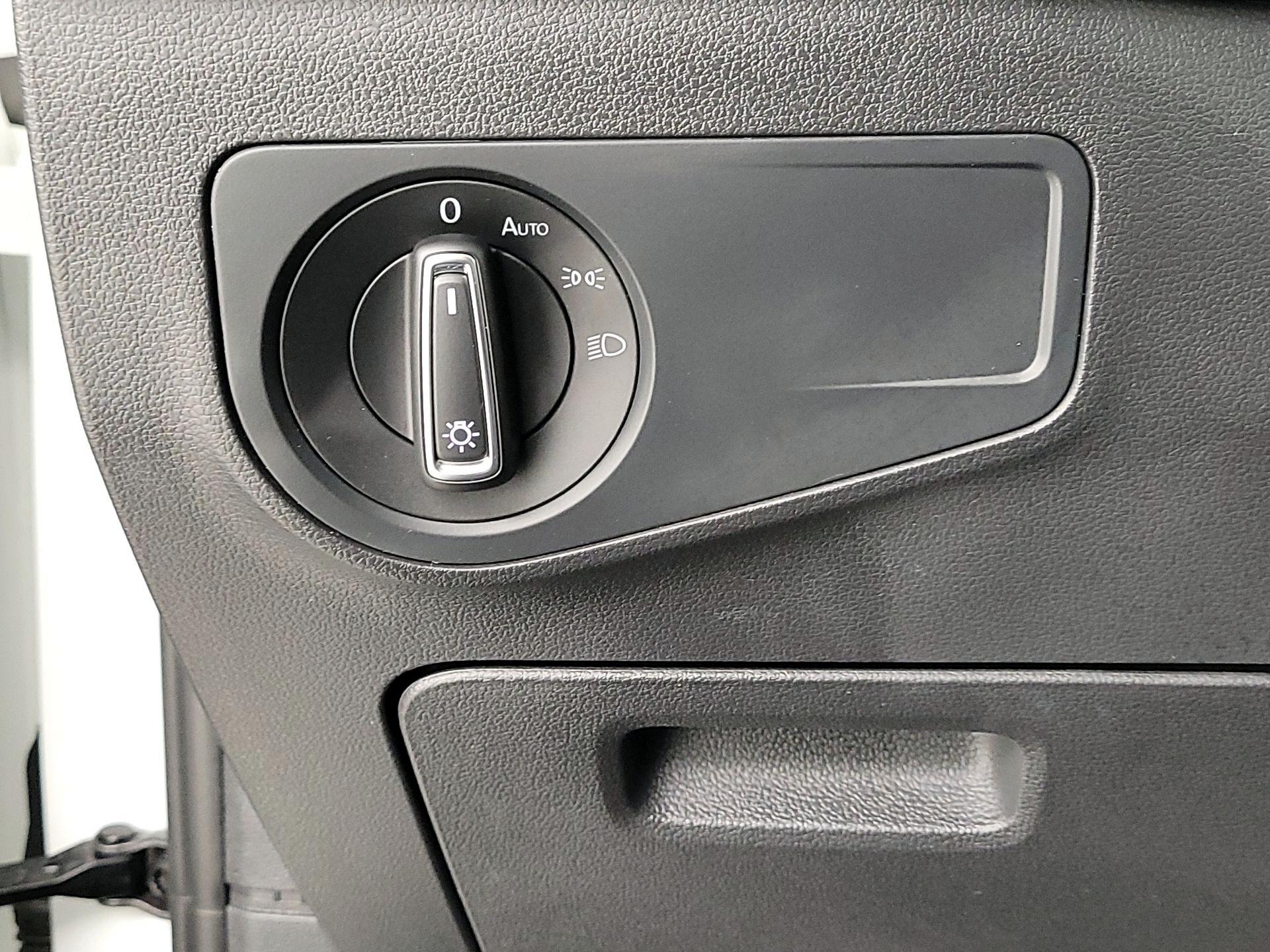 Thumbnail: 2022 Volkswagen Tiguan - 13