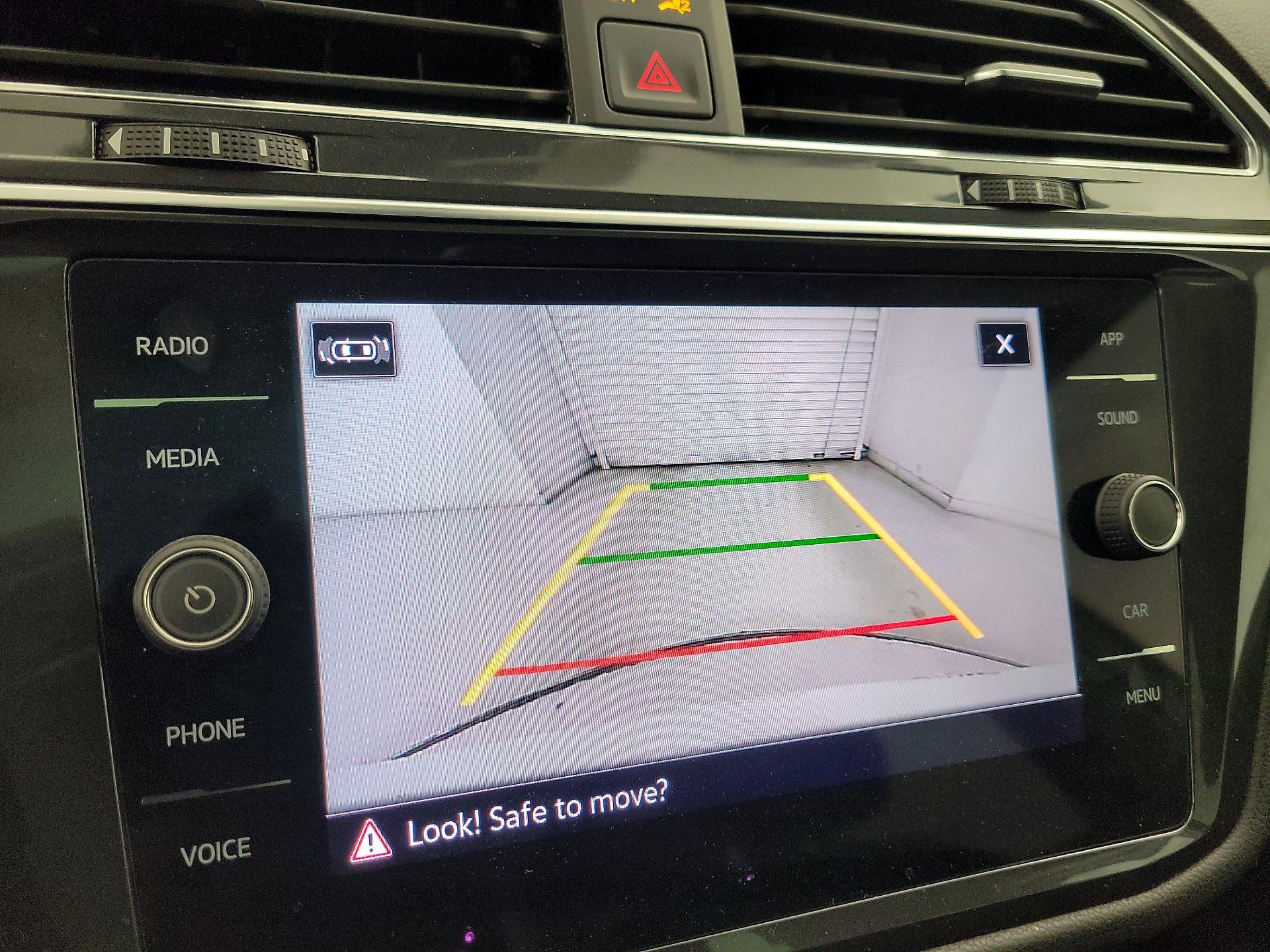 Thumbnail: 2022 Volkswagen Tiguan - 14