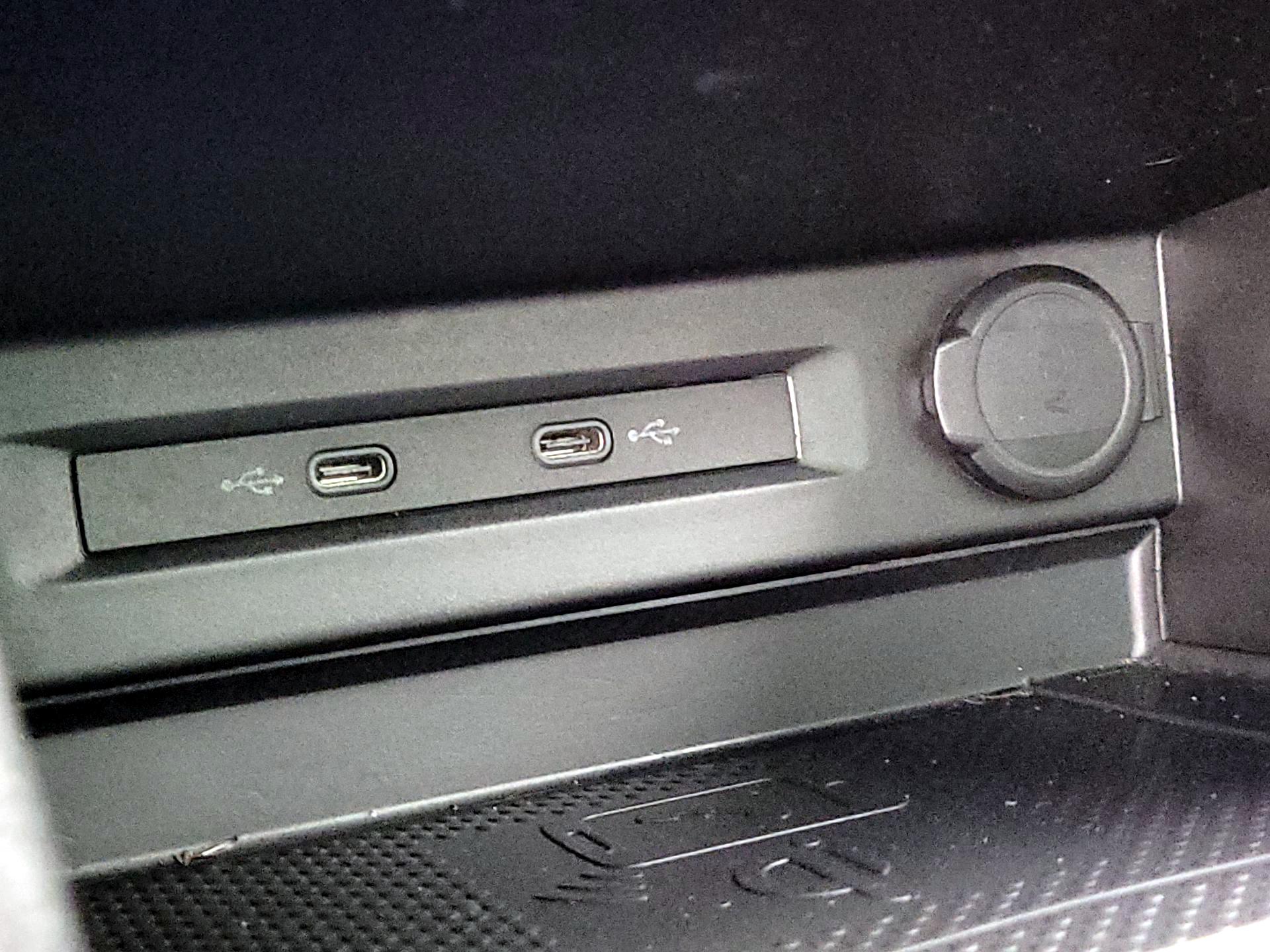 Thumbnail: 2022 Volkswagen Tiguan - 18